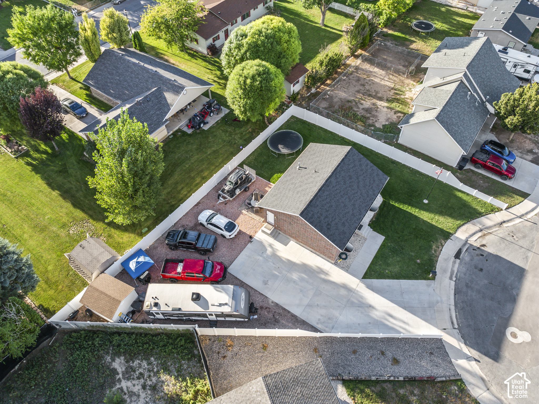 main property photo 41