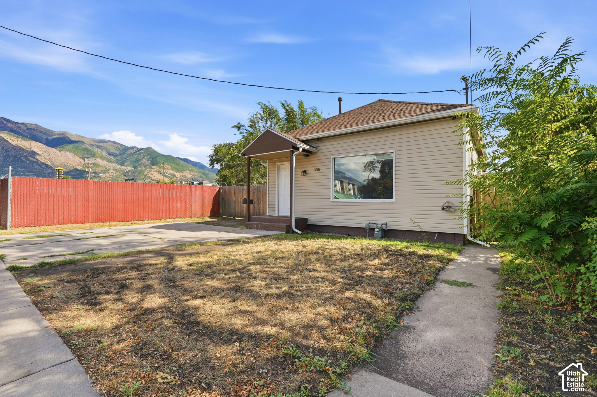 main property photo 13
