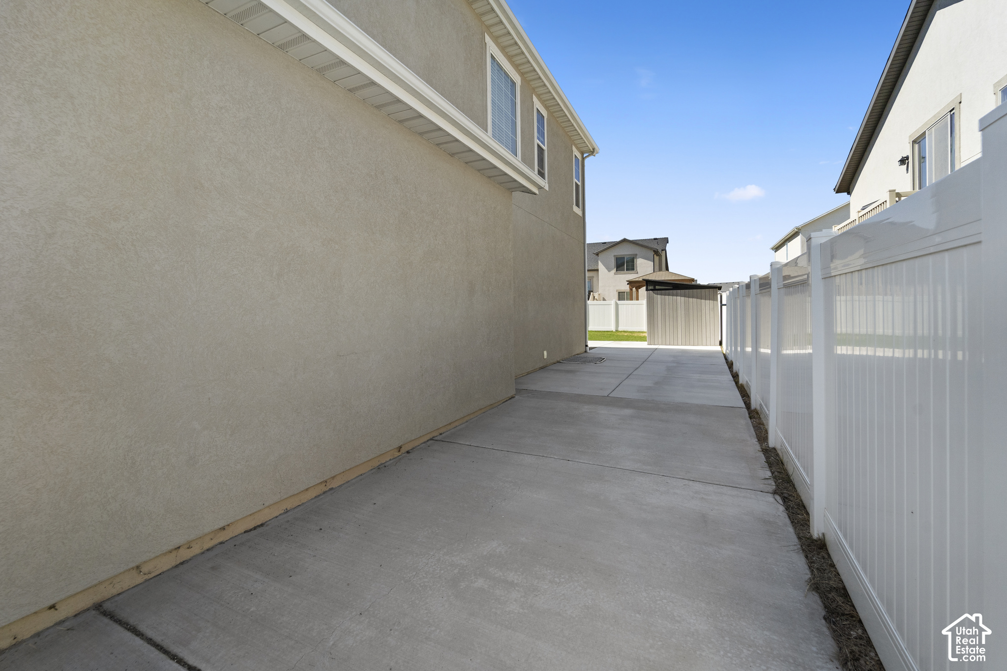 main property photo 38
