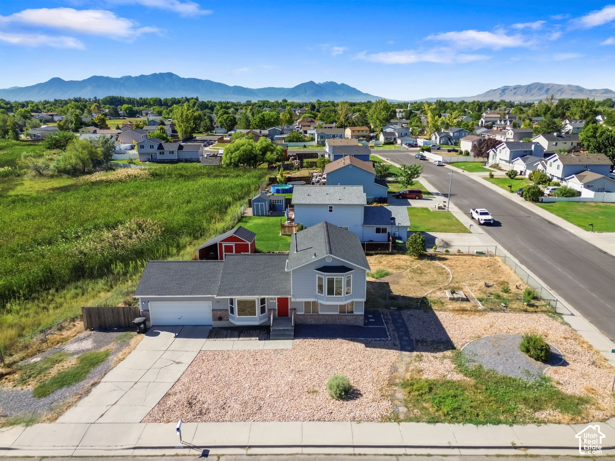 main property photo 25