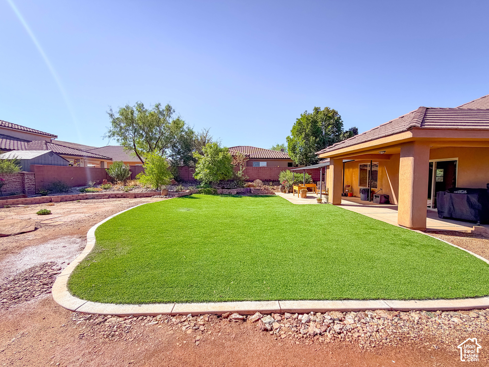 main property photo 50