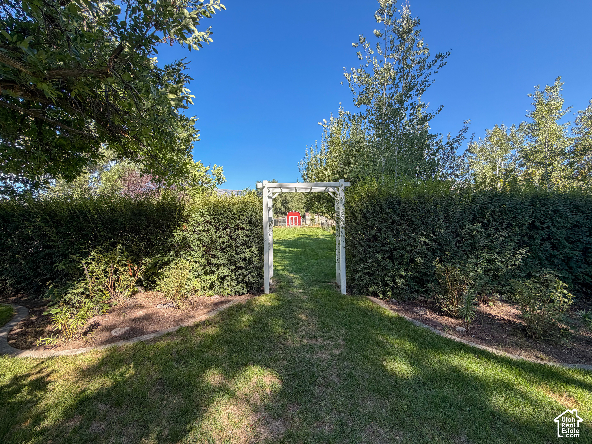 main property photo 33