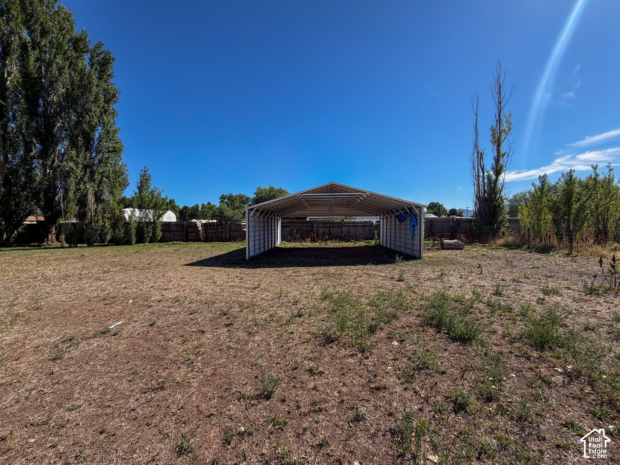 main property photo 34
