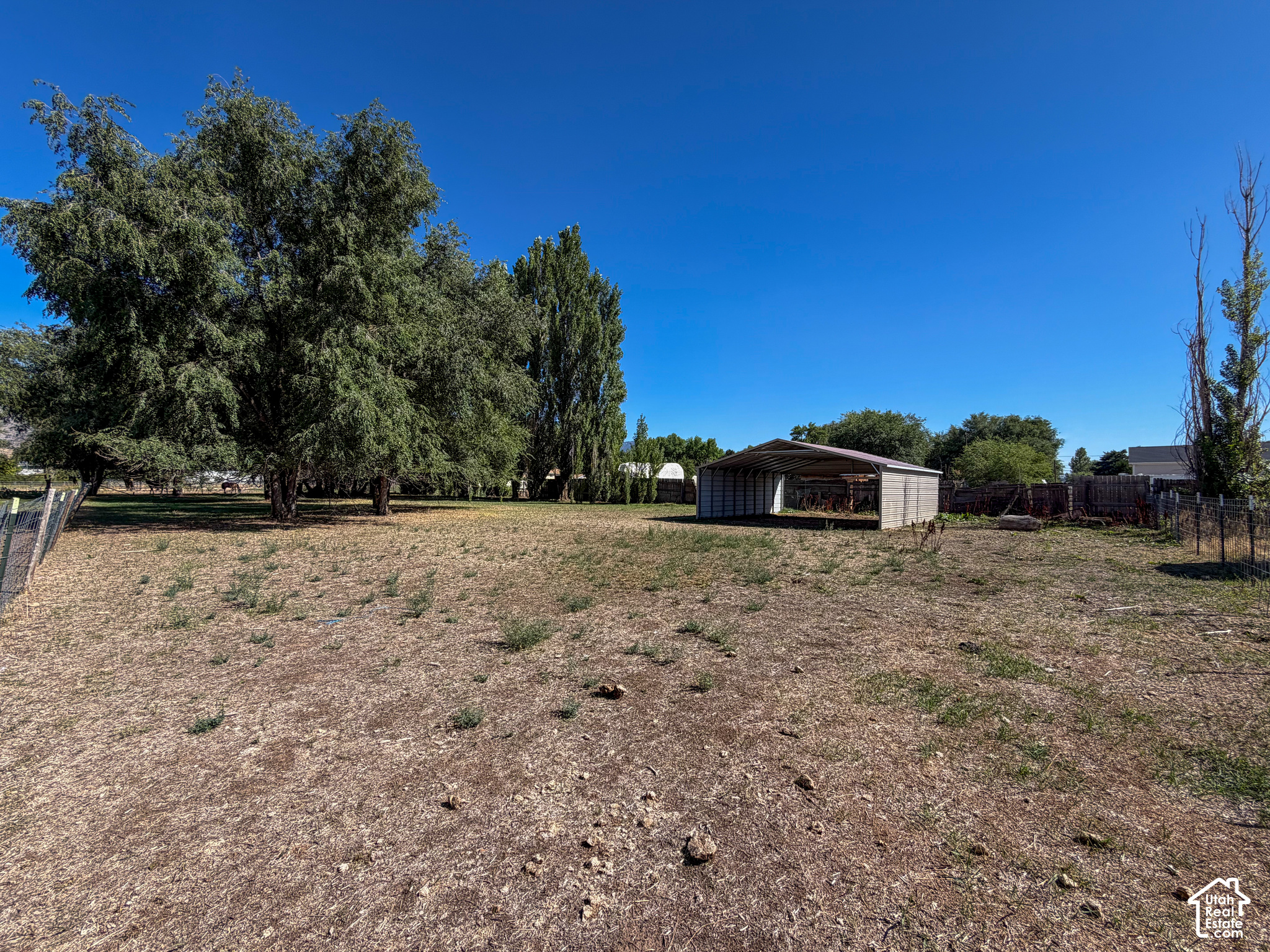 main property photo 35