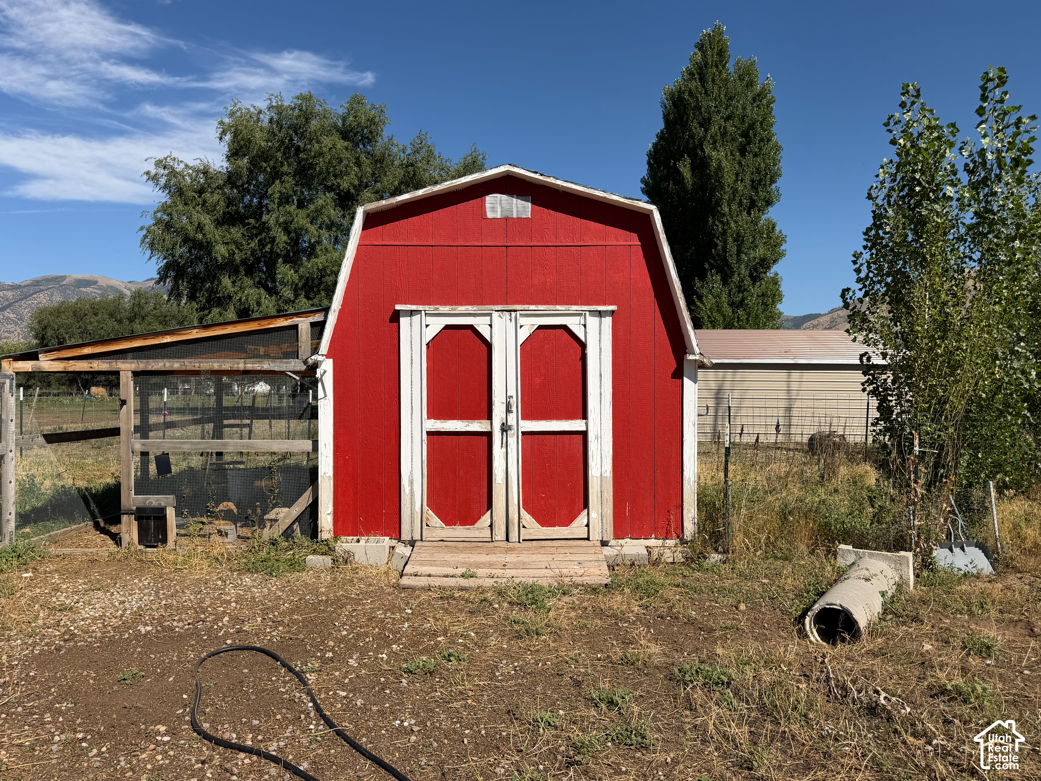 main property photo 37