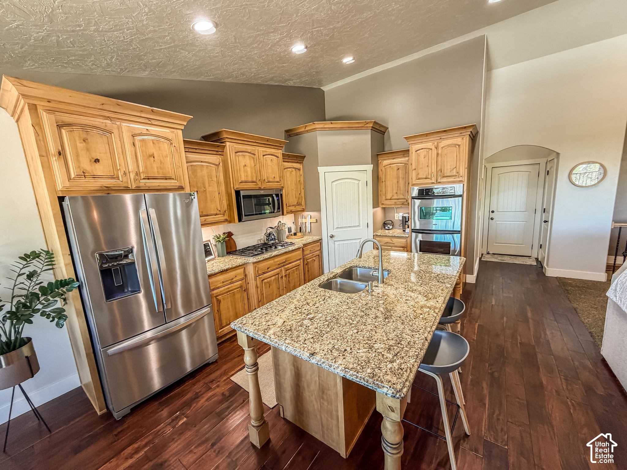 main property photo 12