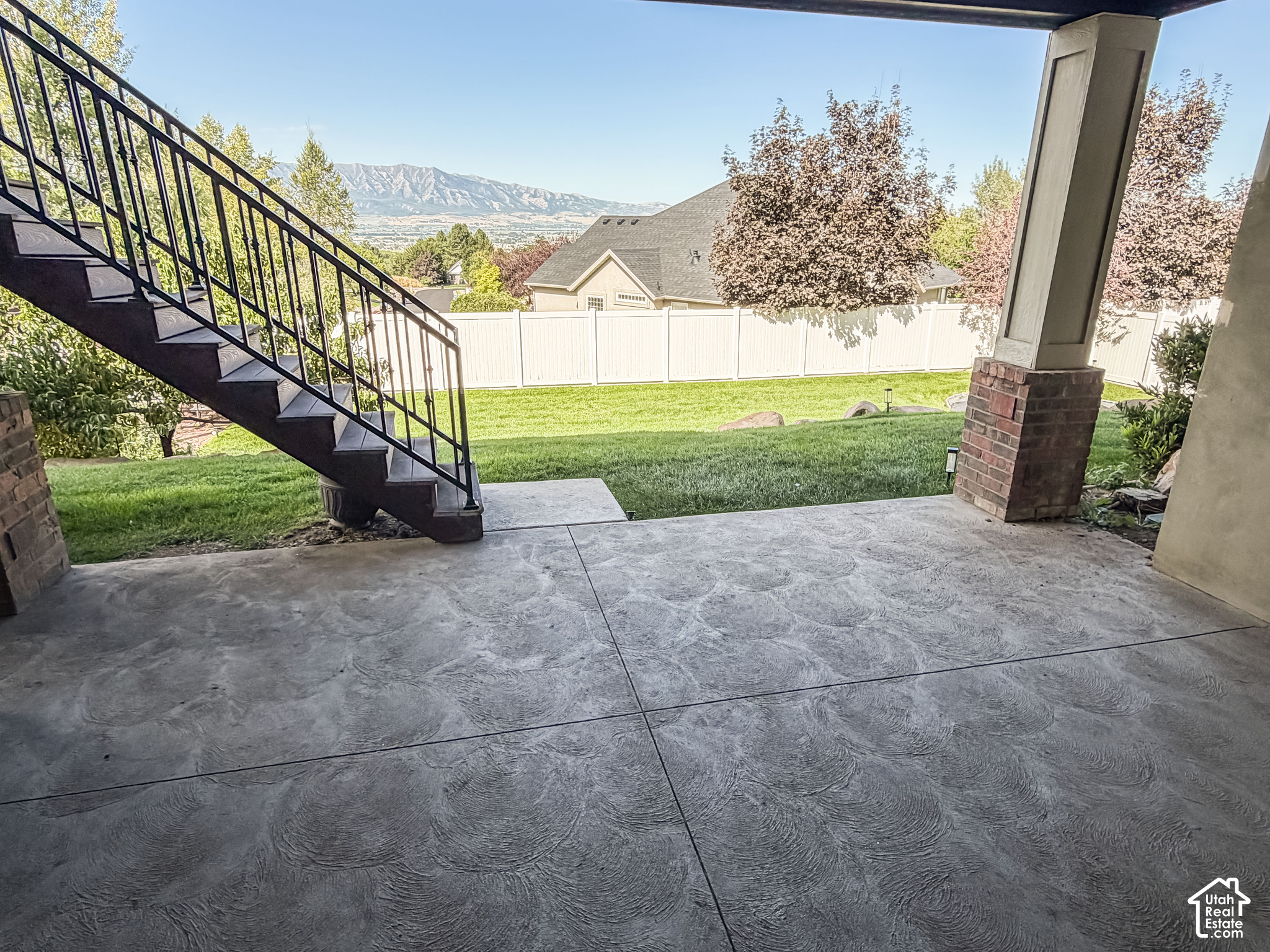 main property photo 24