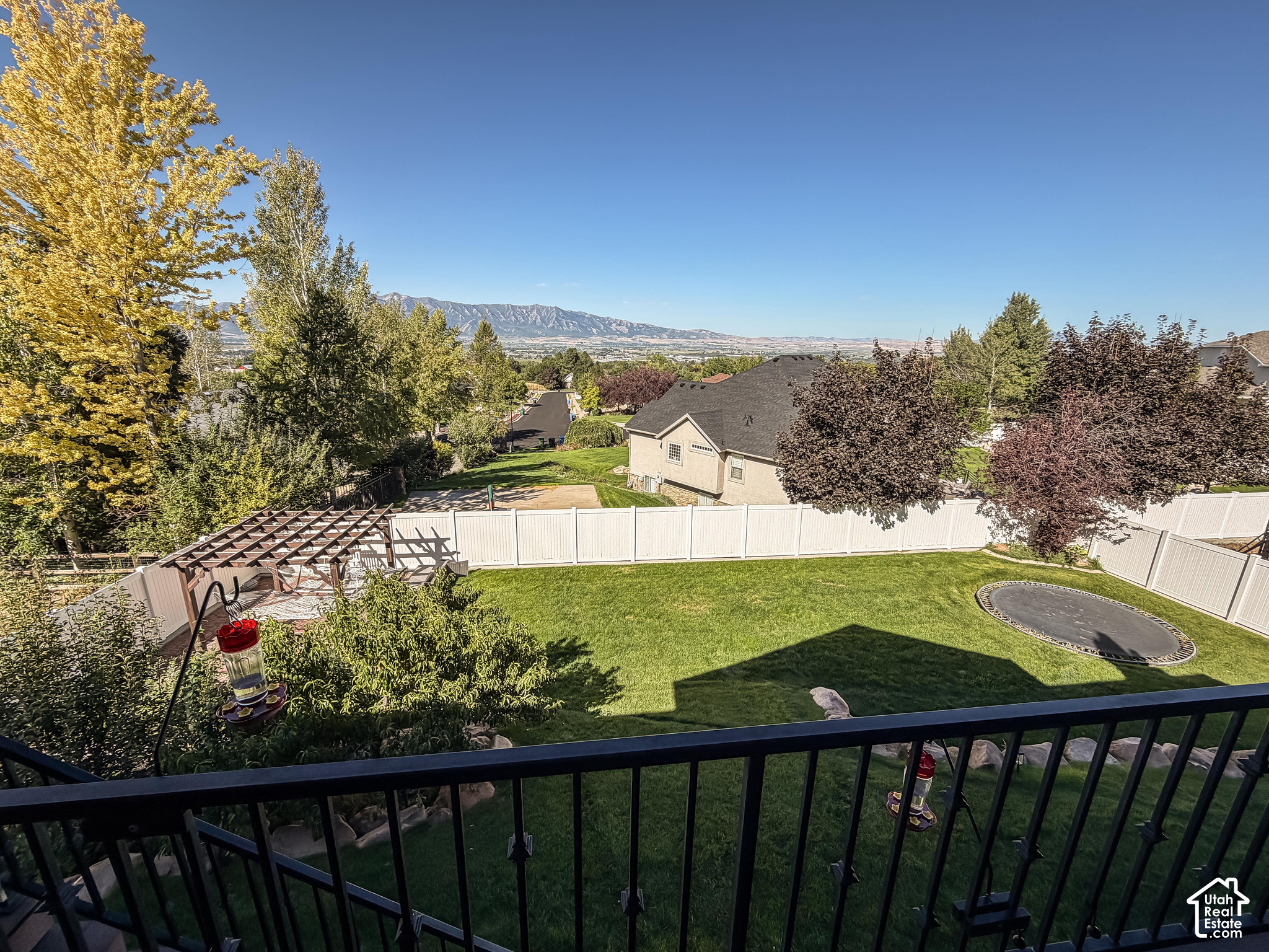main property photo 32