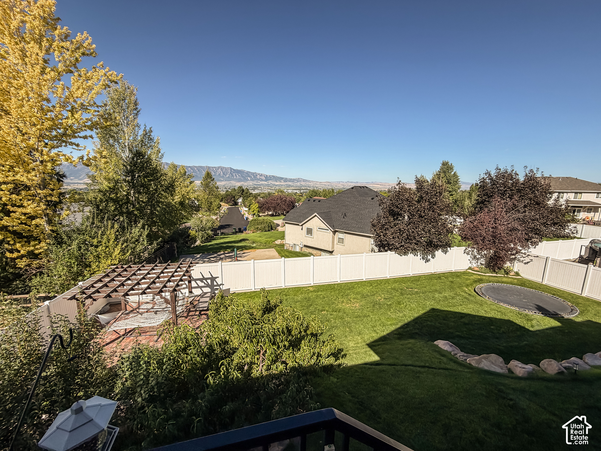 main property photo 34