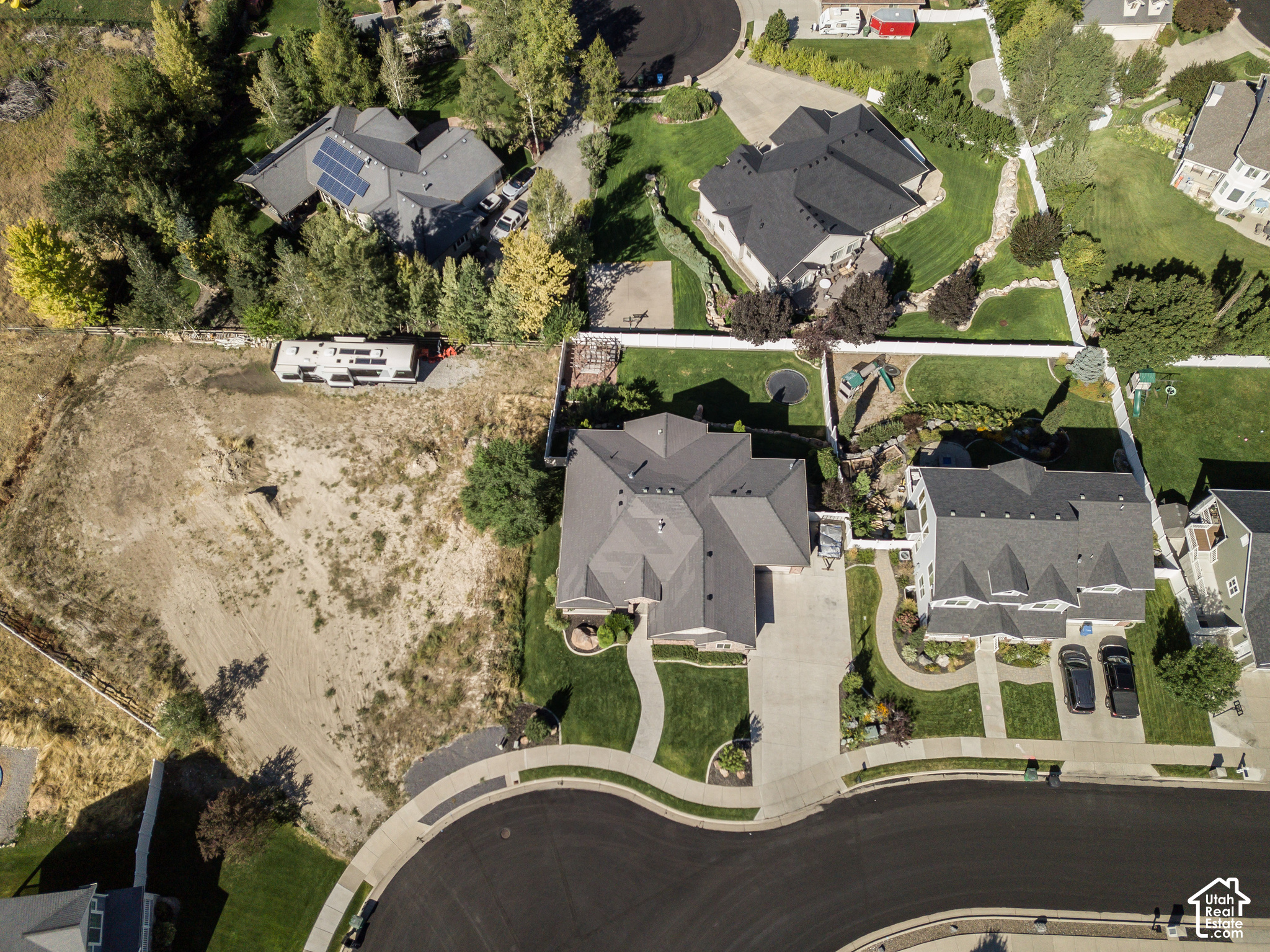 main property photo 40