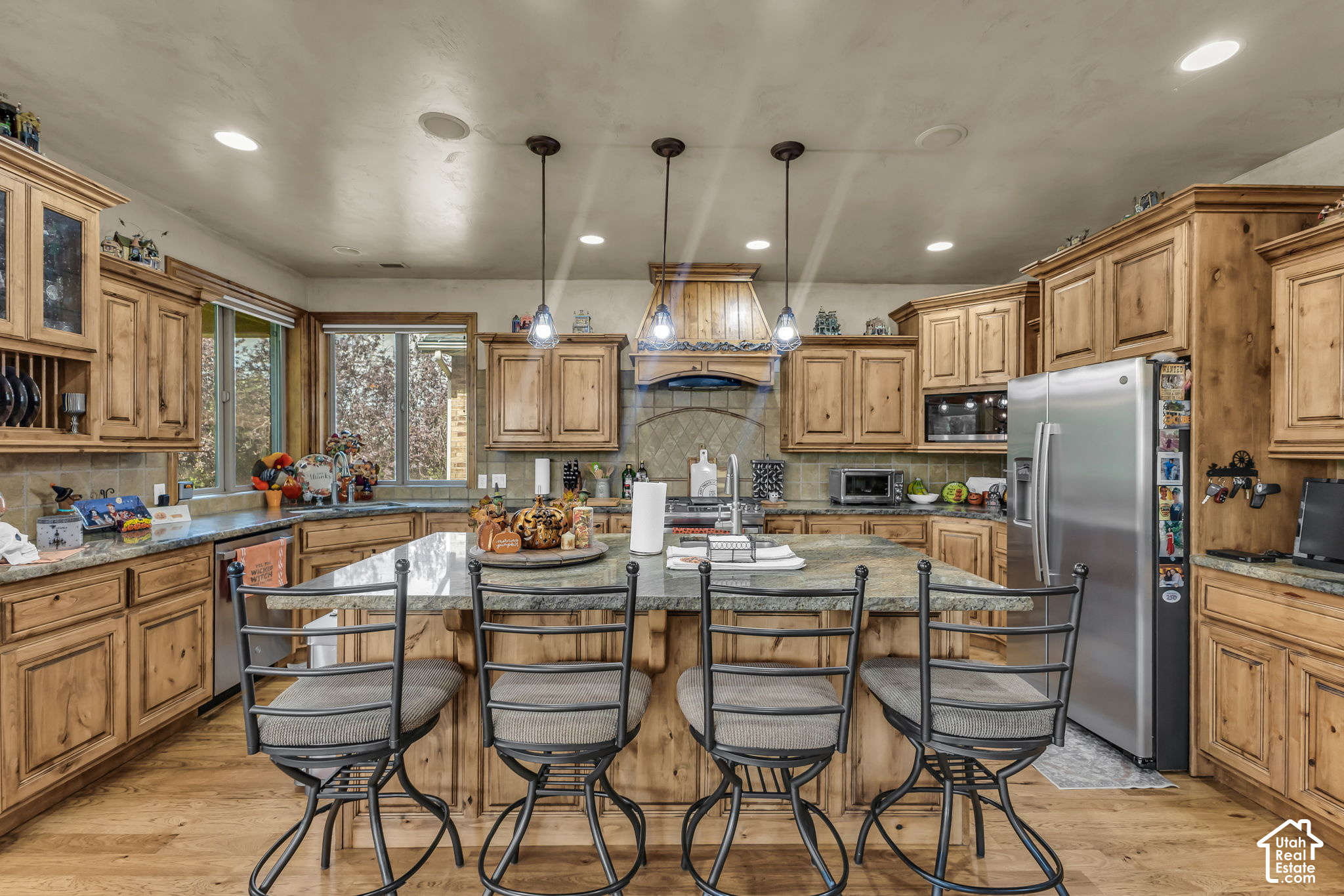 main property photo 24