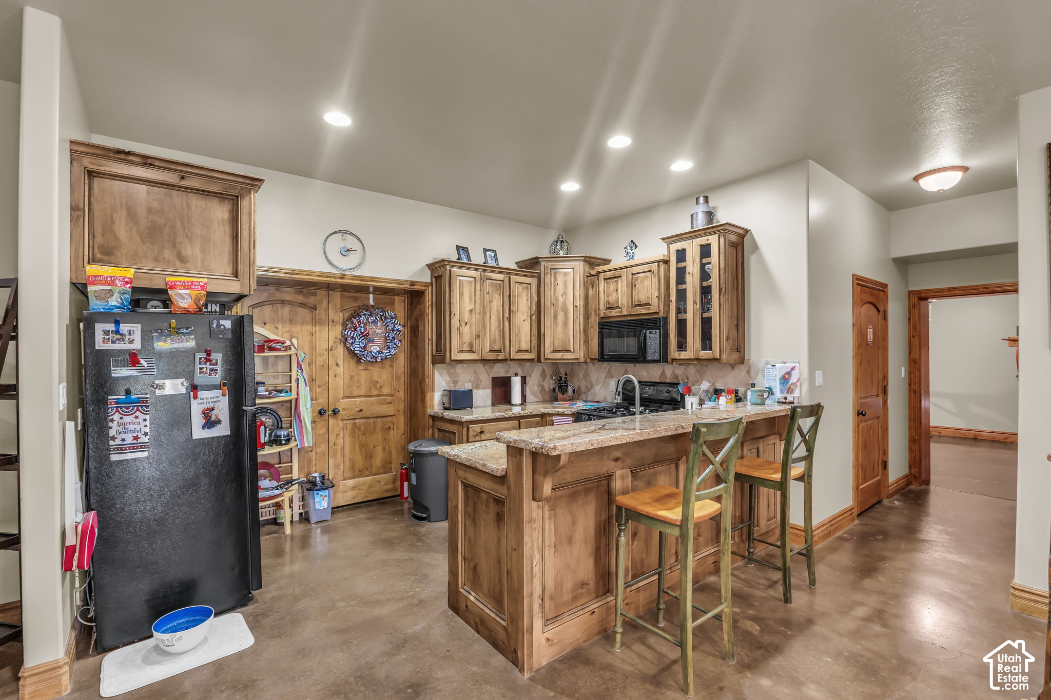 main property photo 29
