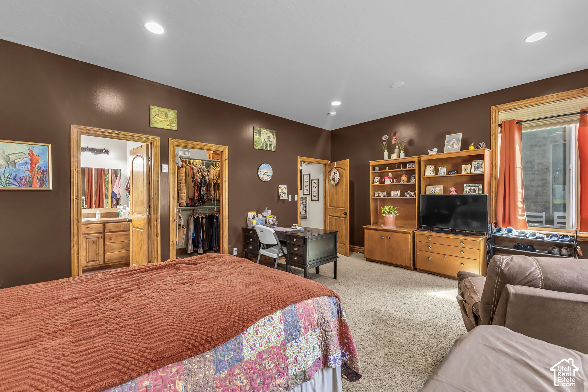 main property photo 46