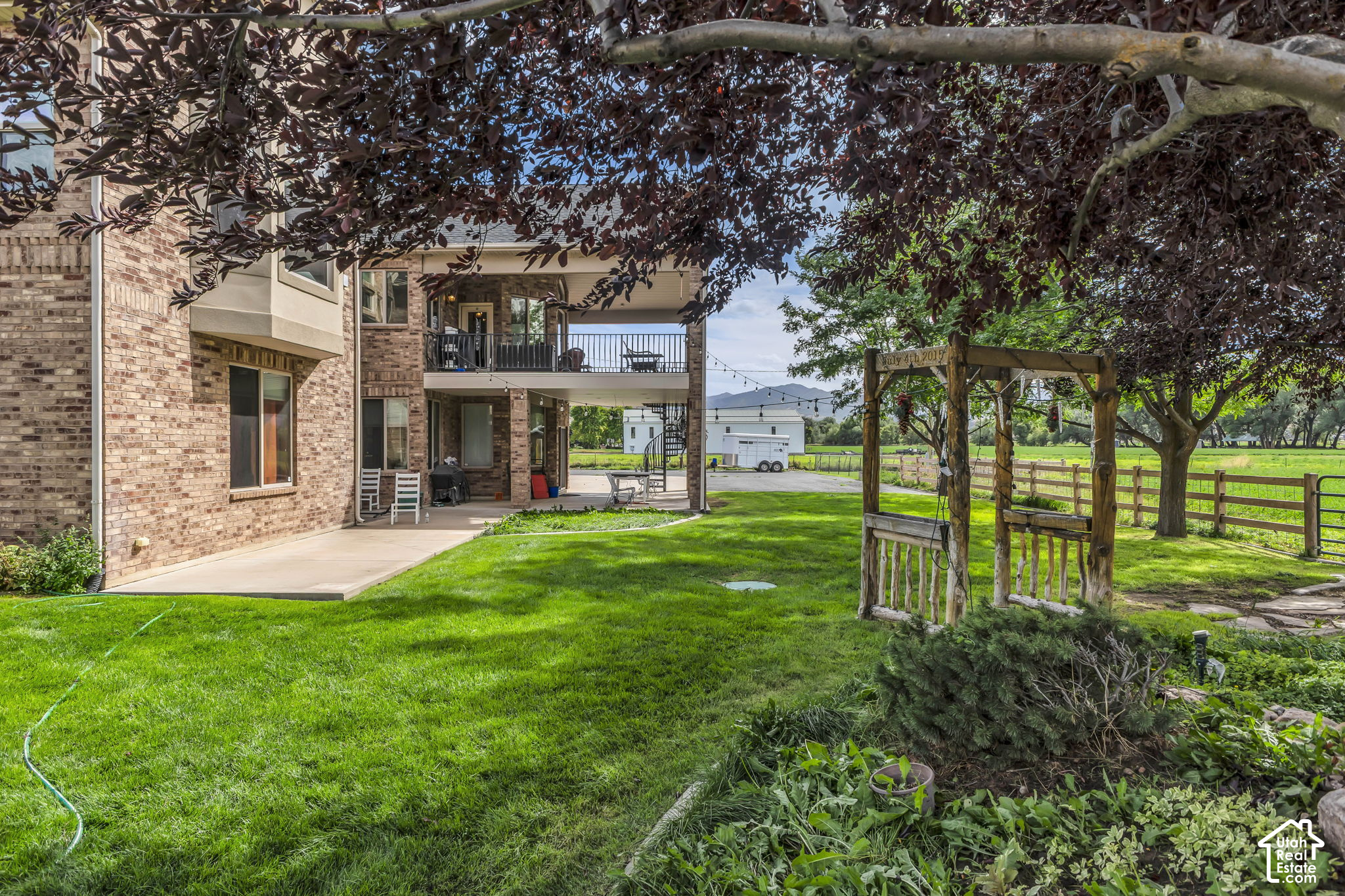 main property photo 6