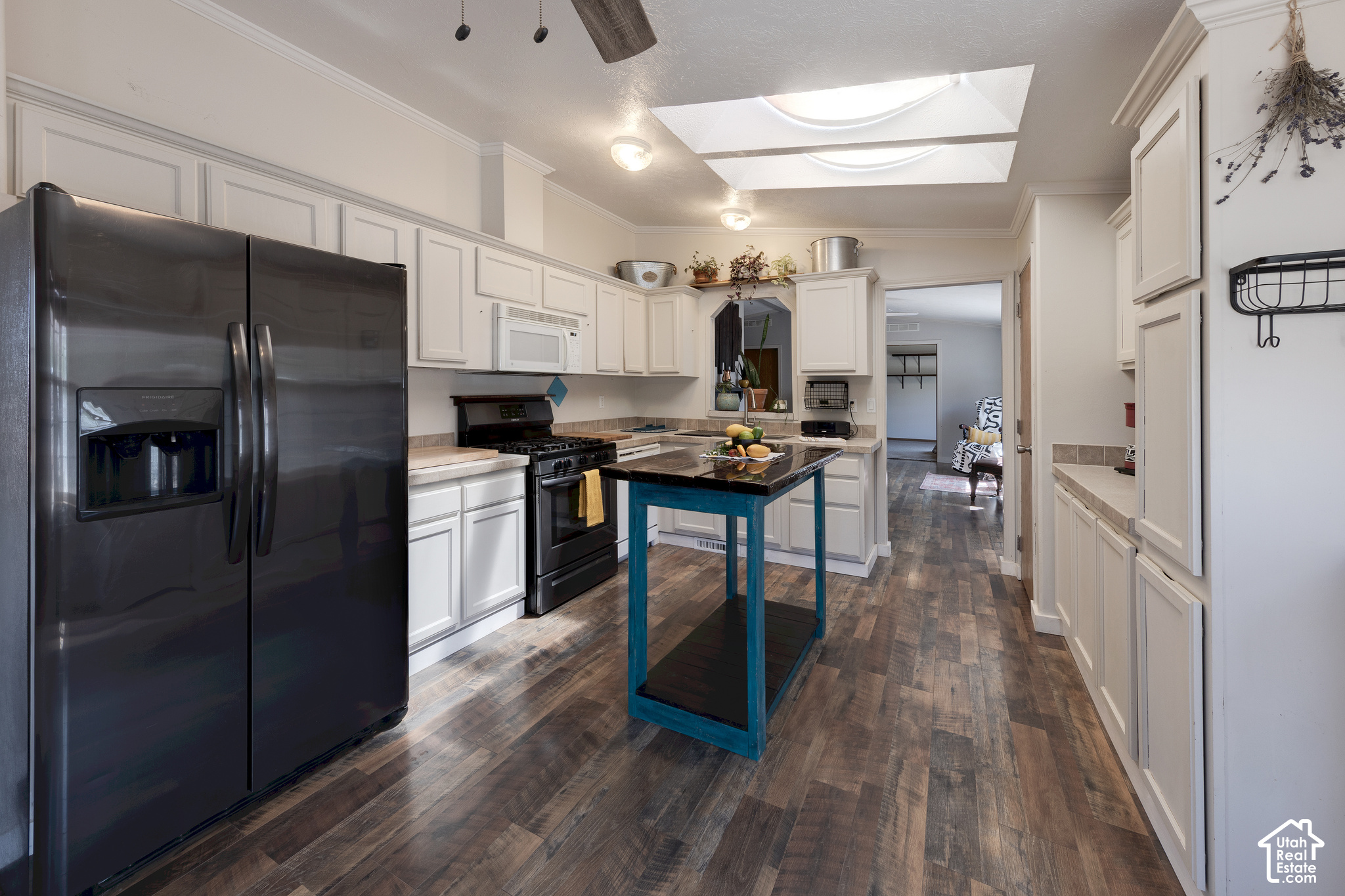 main property photo 13