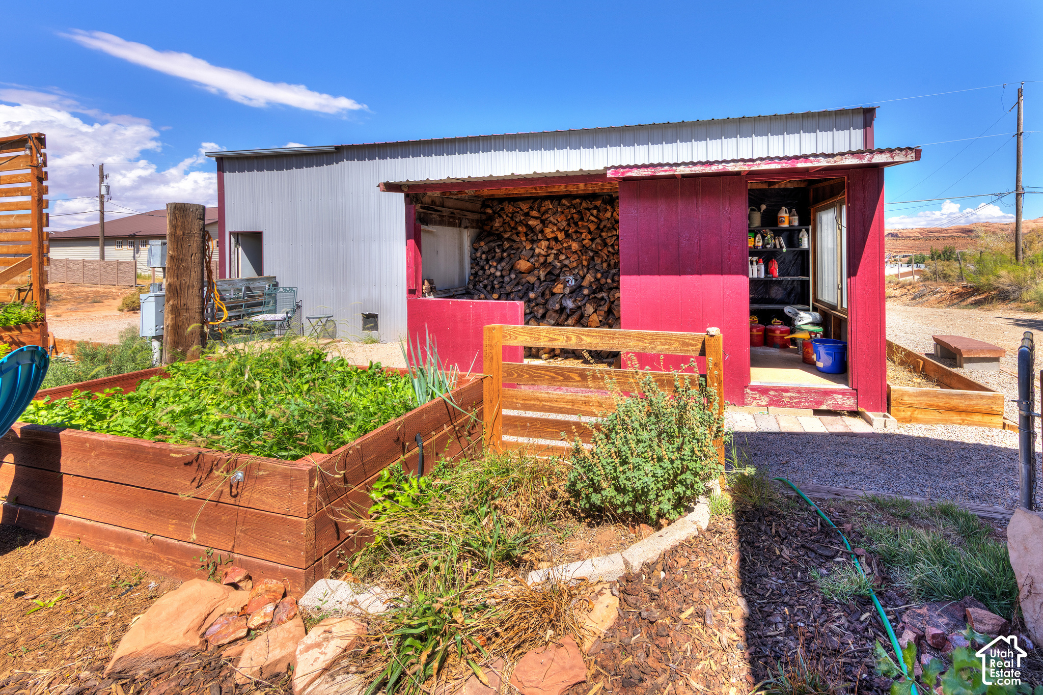 main property photo 33
