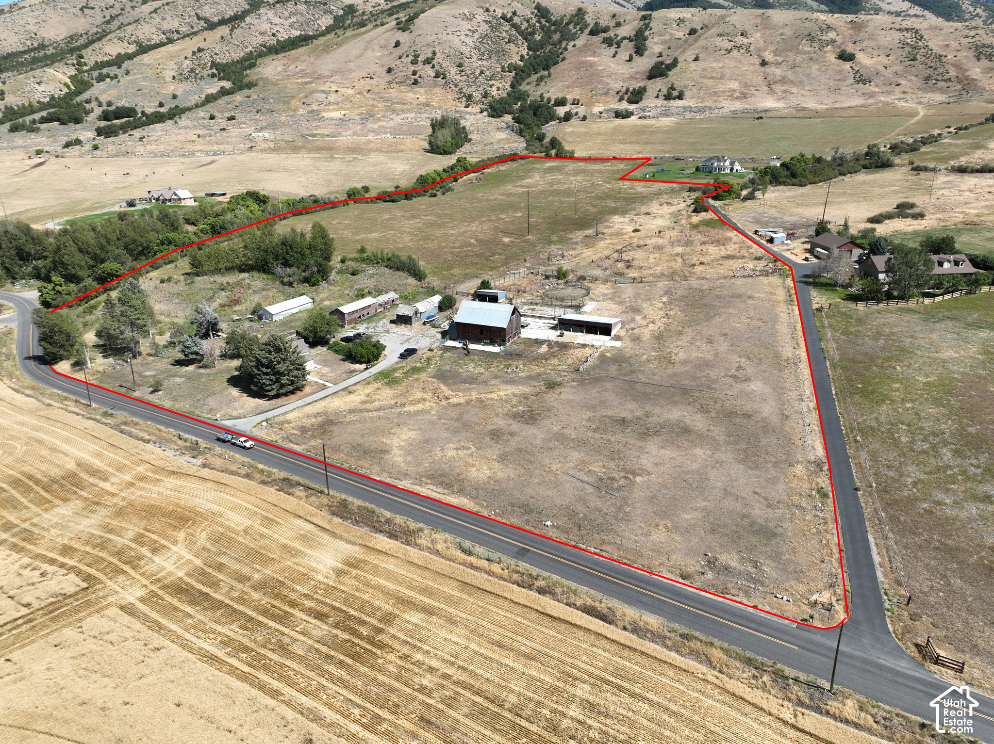 main property photo 23