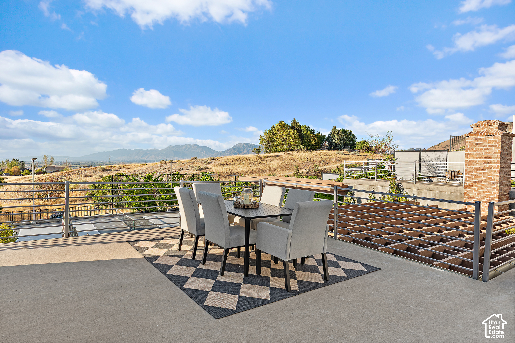main property photo 50