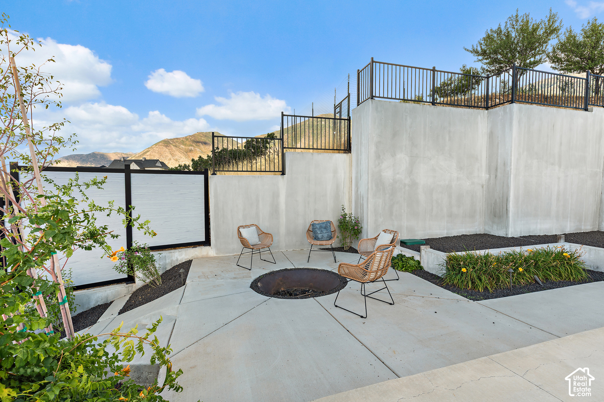 main property photo 54