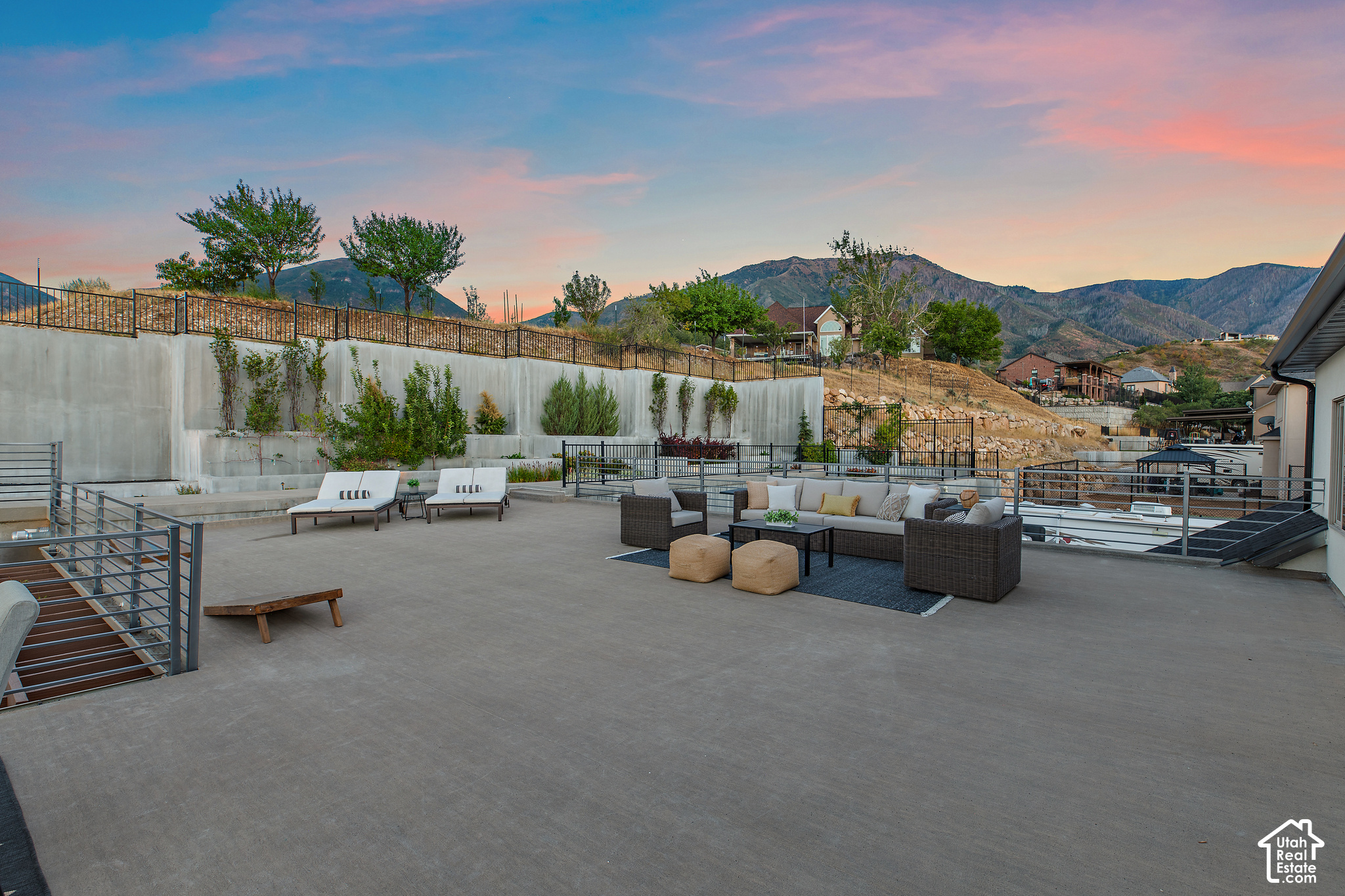 main property photo 78
