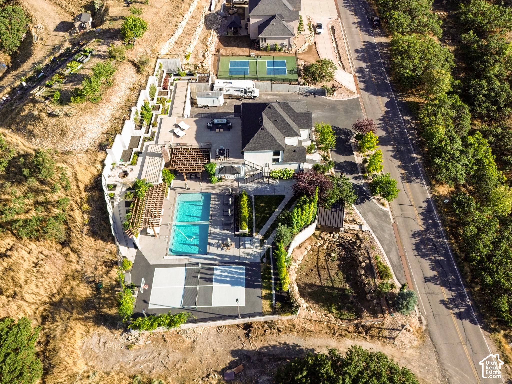 main property photo 88