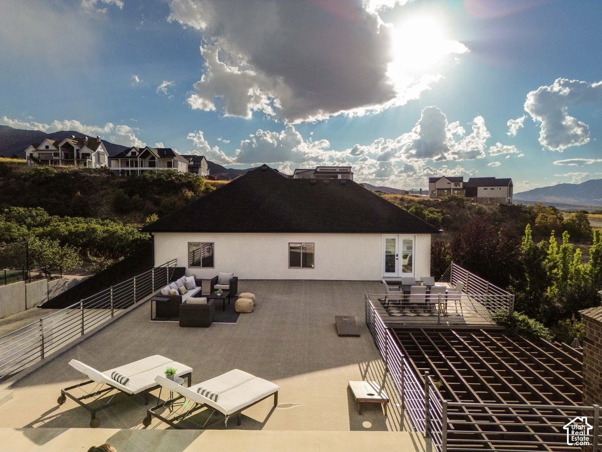 main property photo 90
