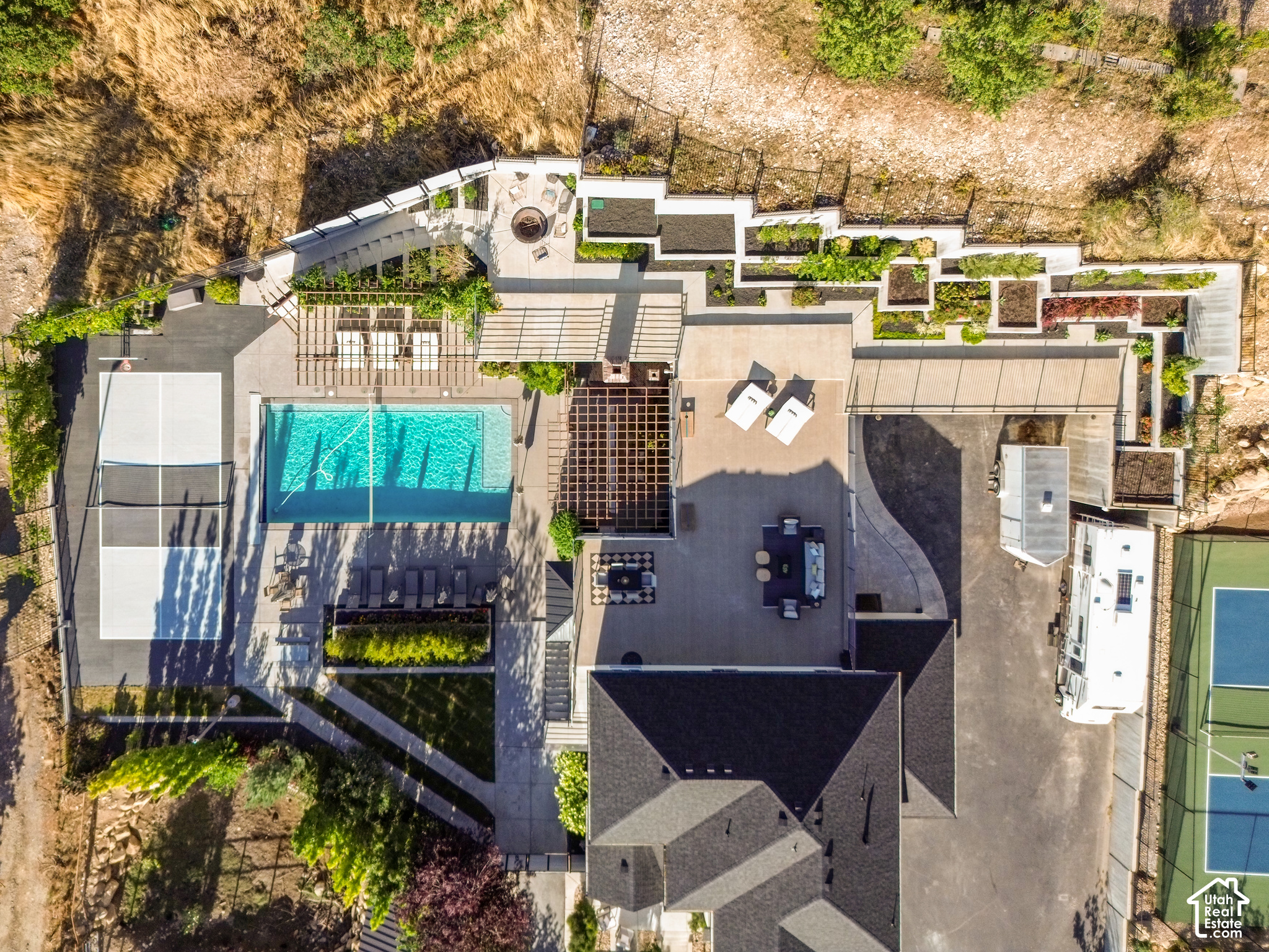 main property photo 94