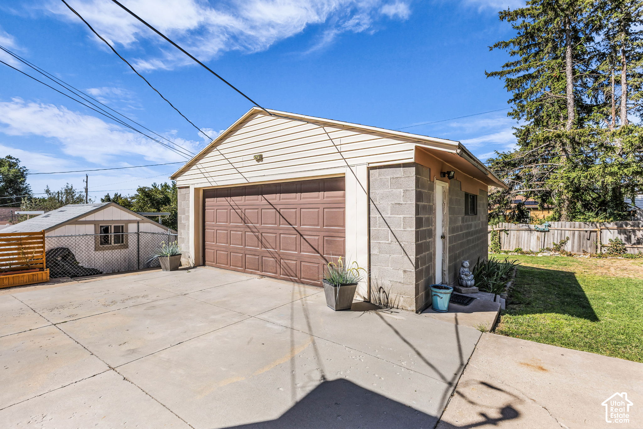main property photo 18