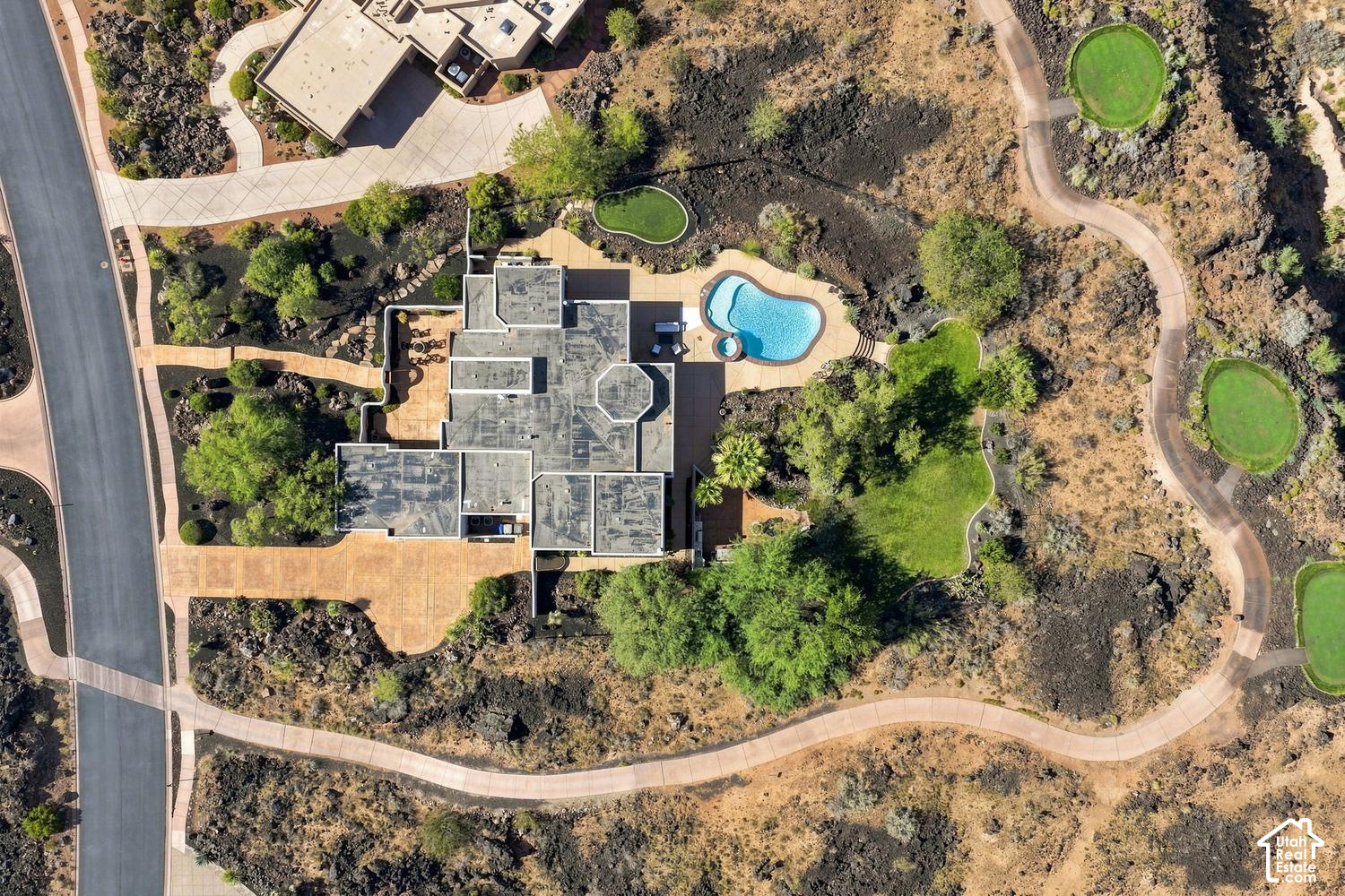 main property photo 3