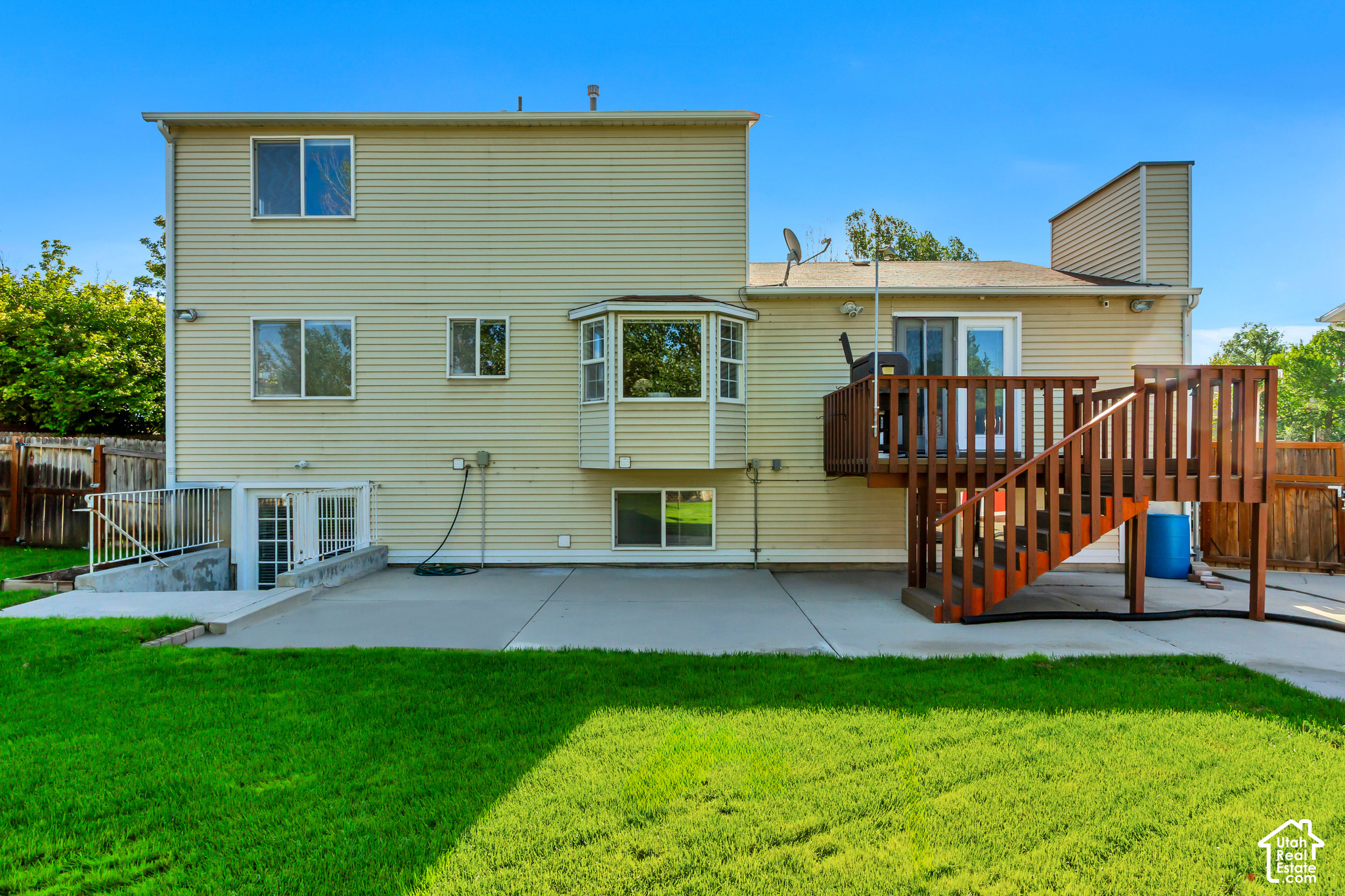 main property photo 35