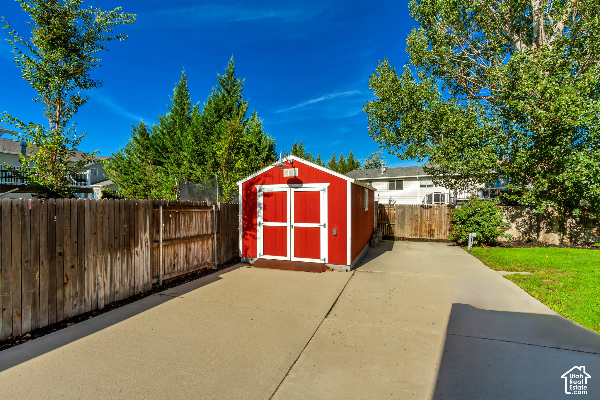 main property photo 40