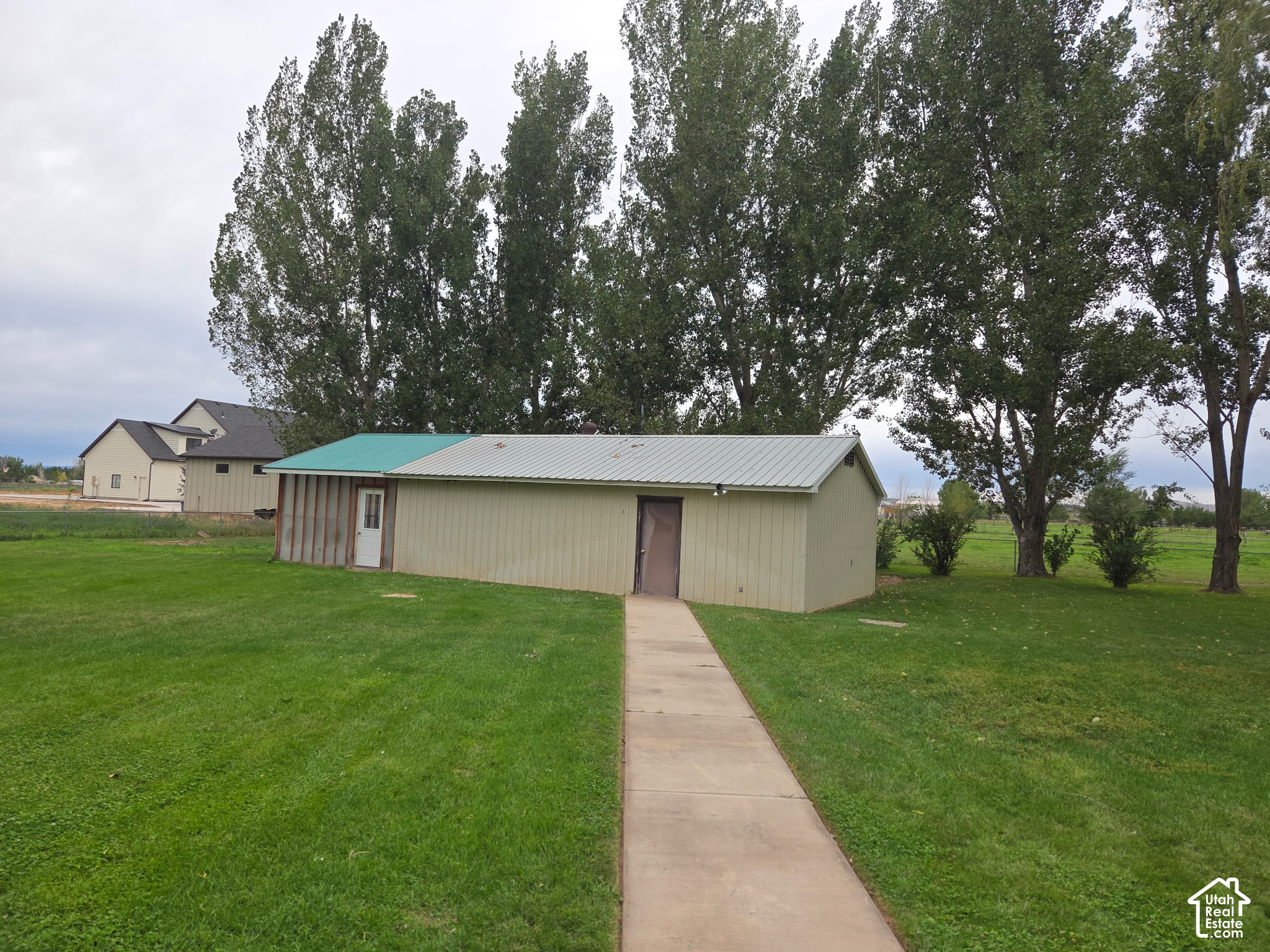main property photo 20