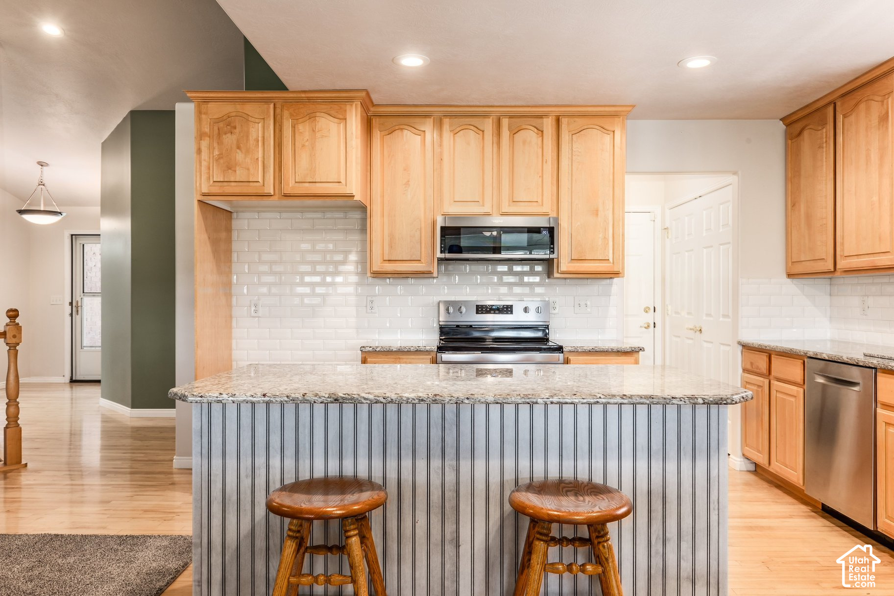 main property photo 7