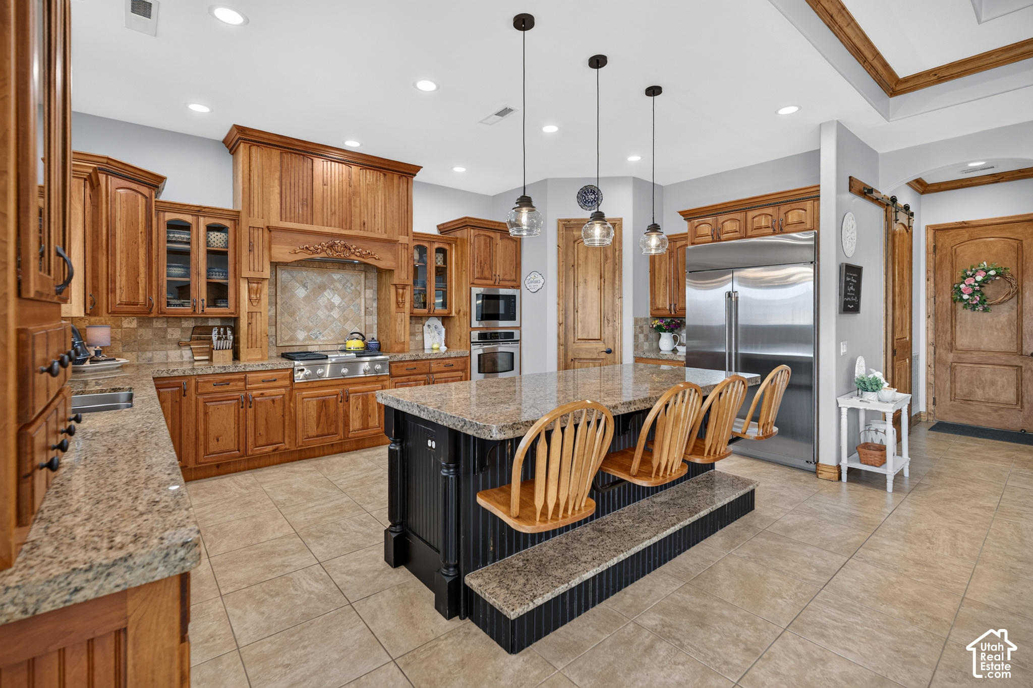main property photo 16