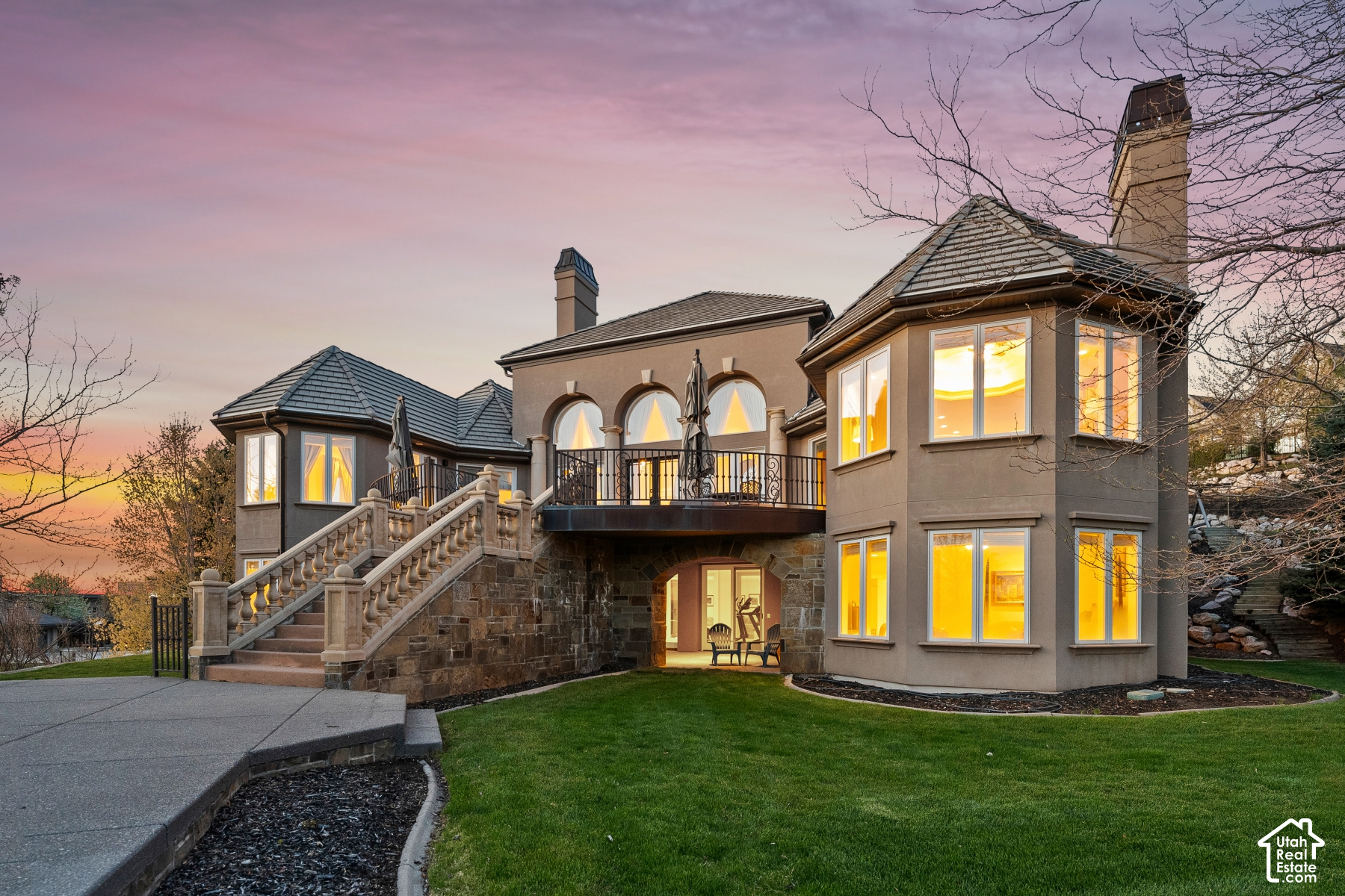 main property photo 123