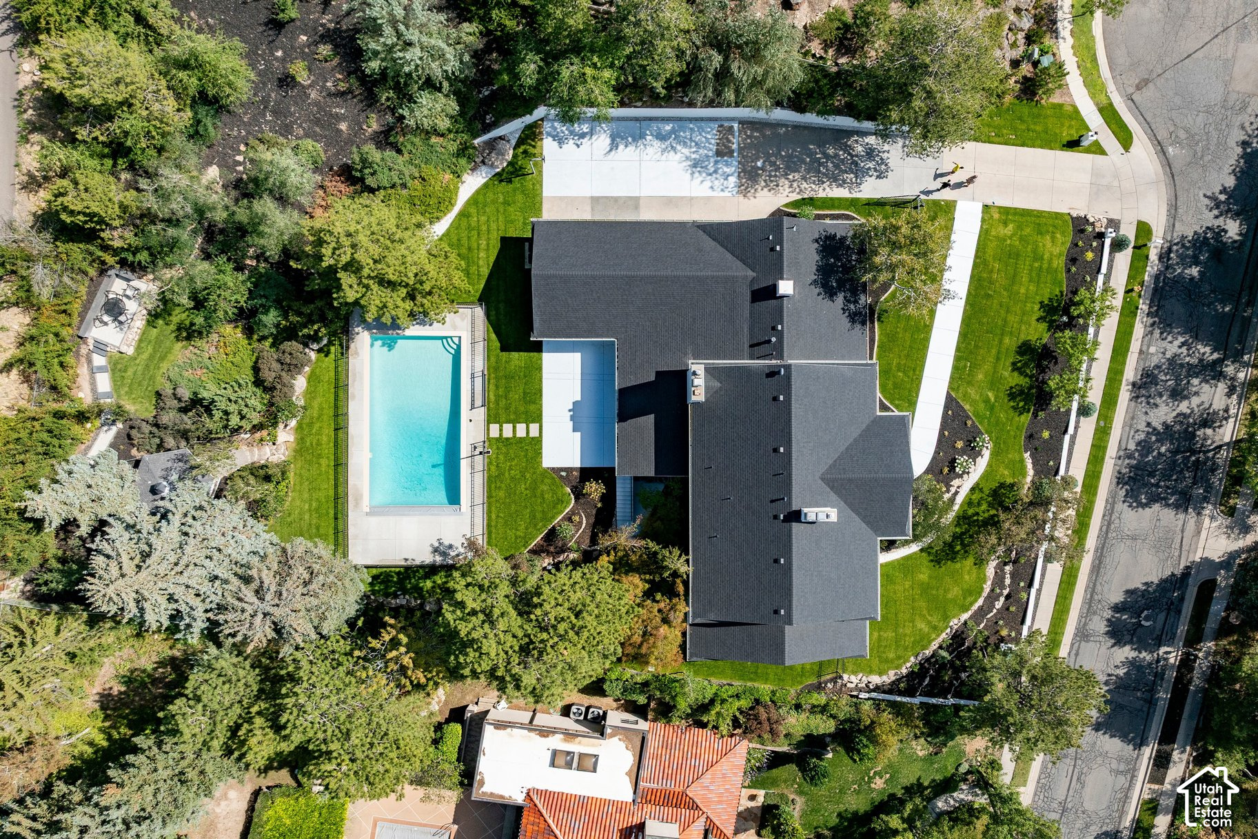 main property photo 54