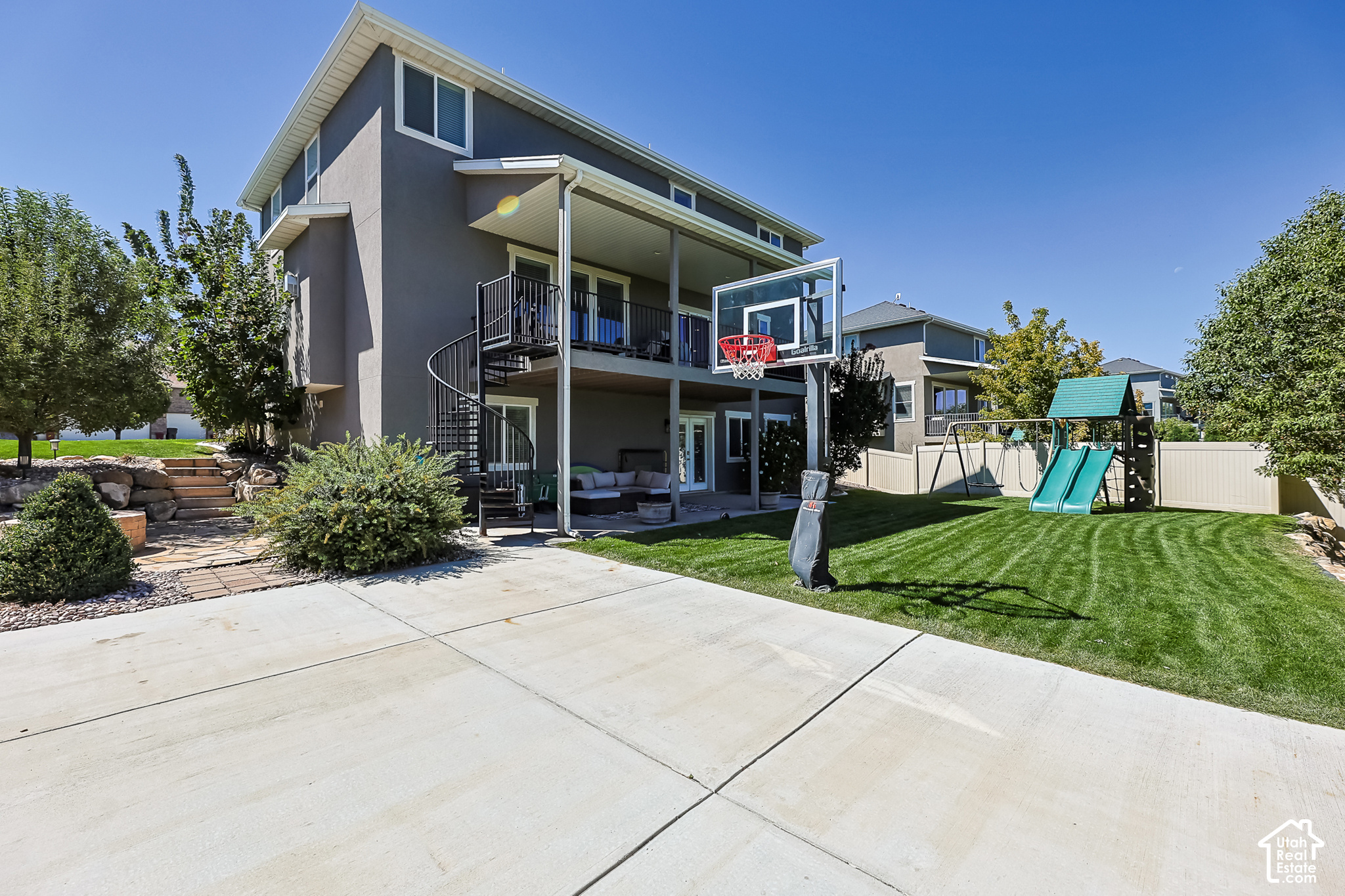 main property photo 22