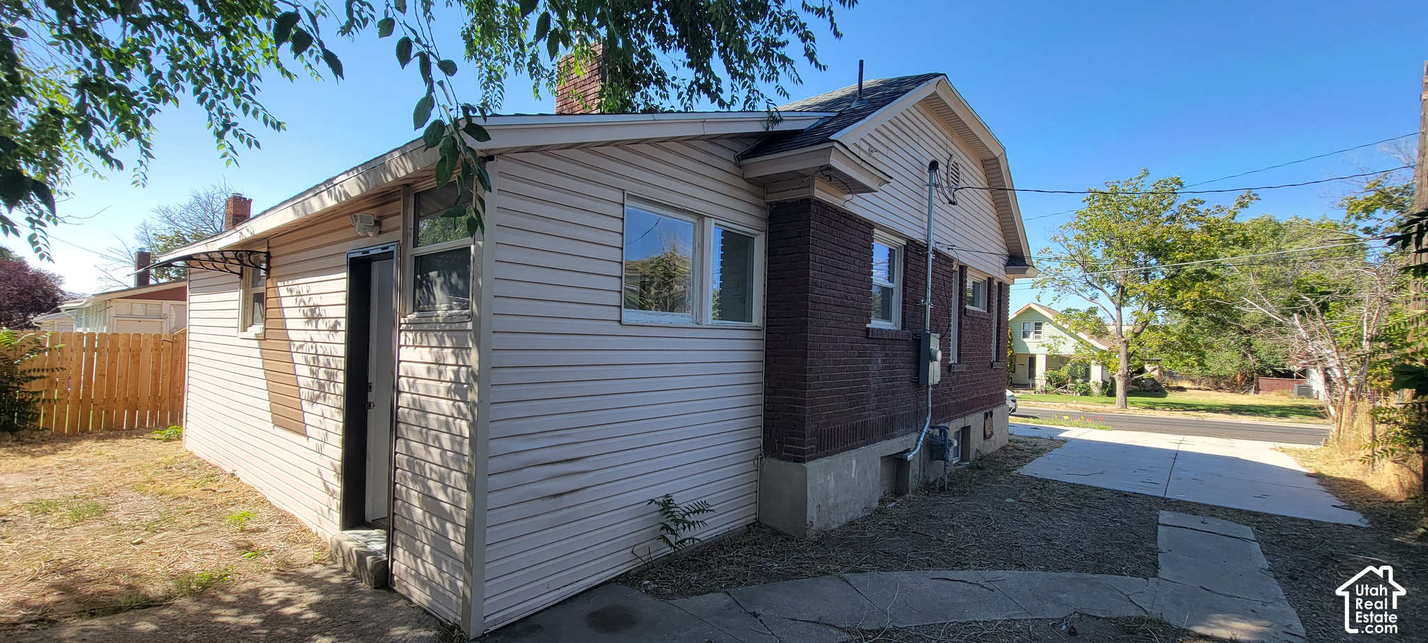 main property photo 14