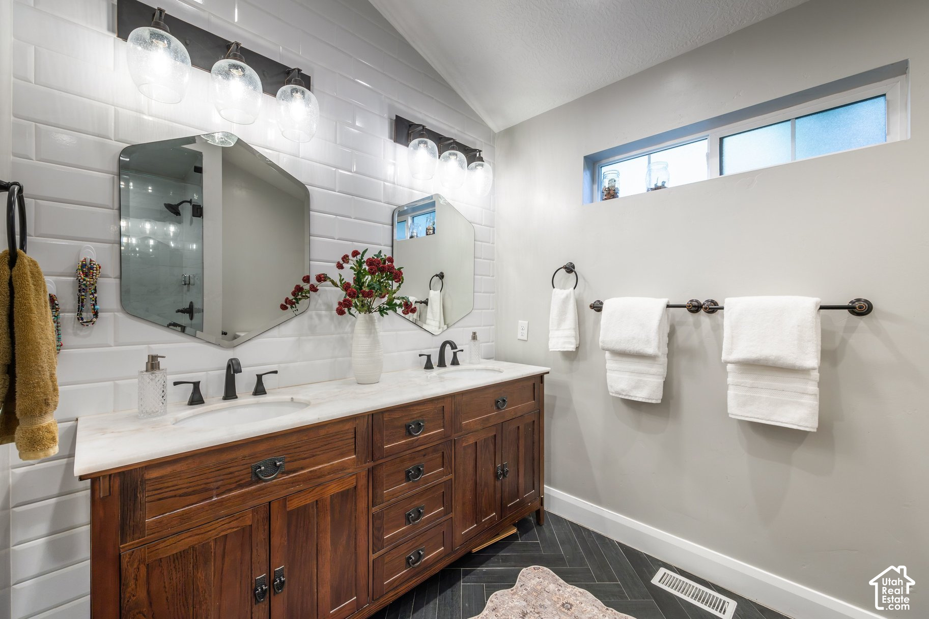 property viewer photo 12