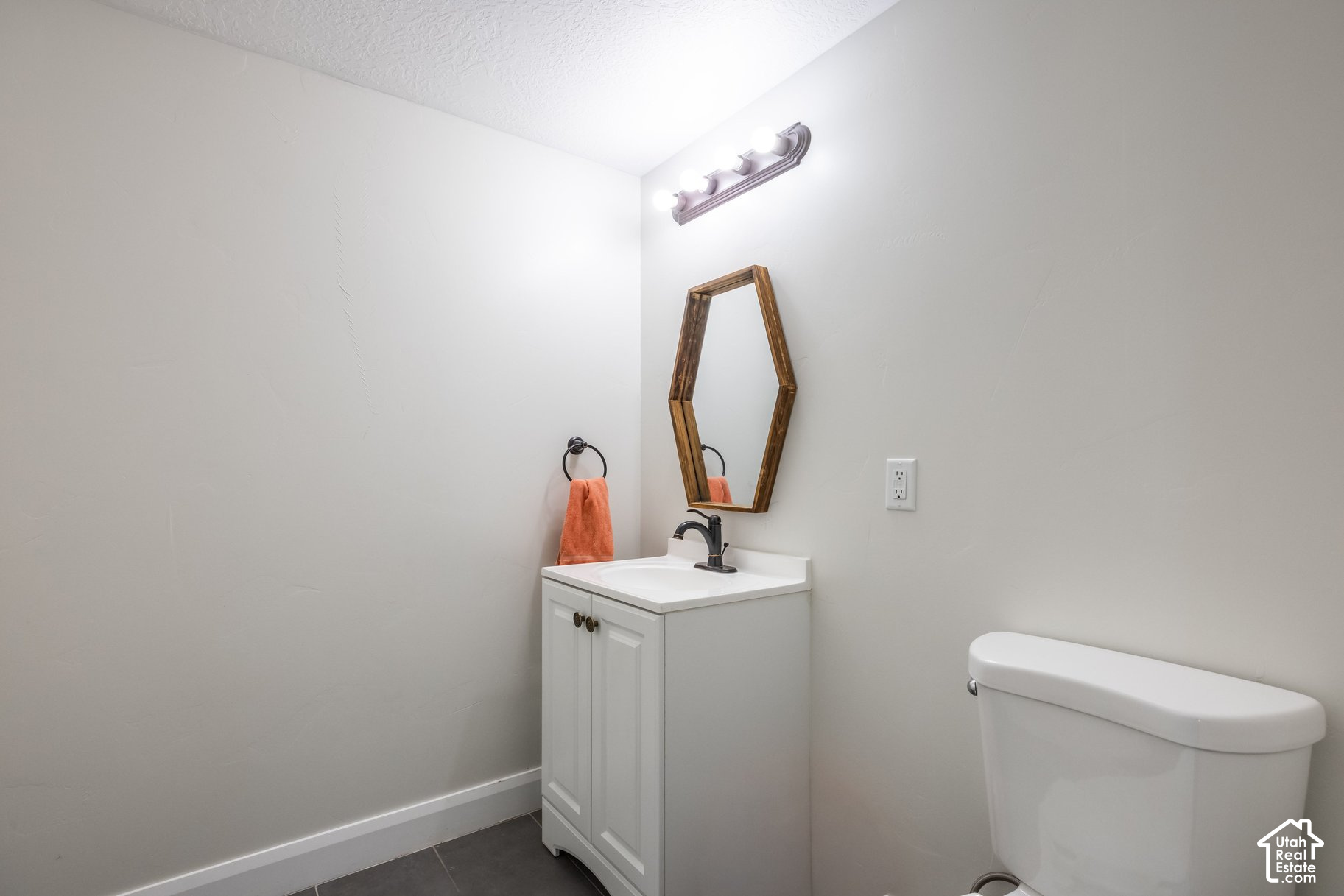 property viewer photo 18