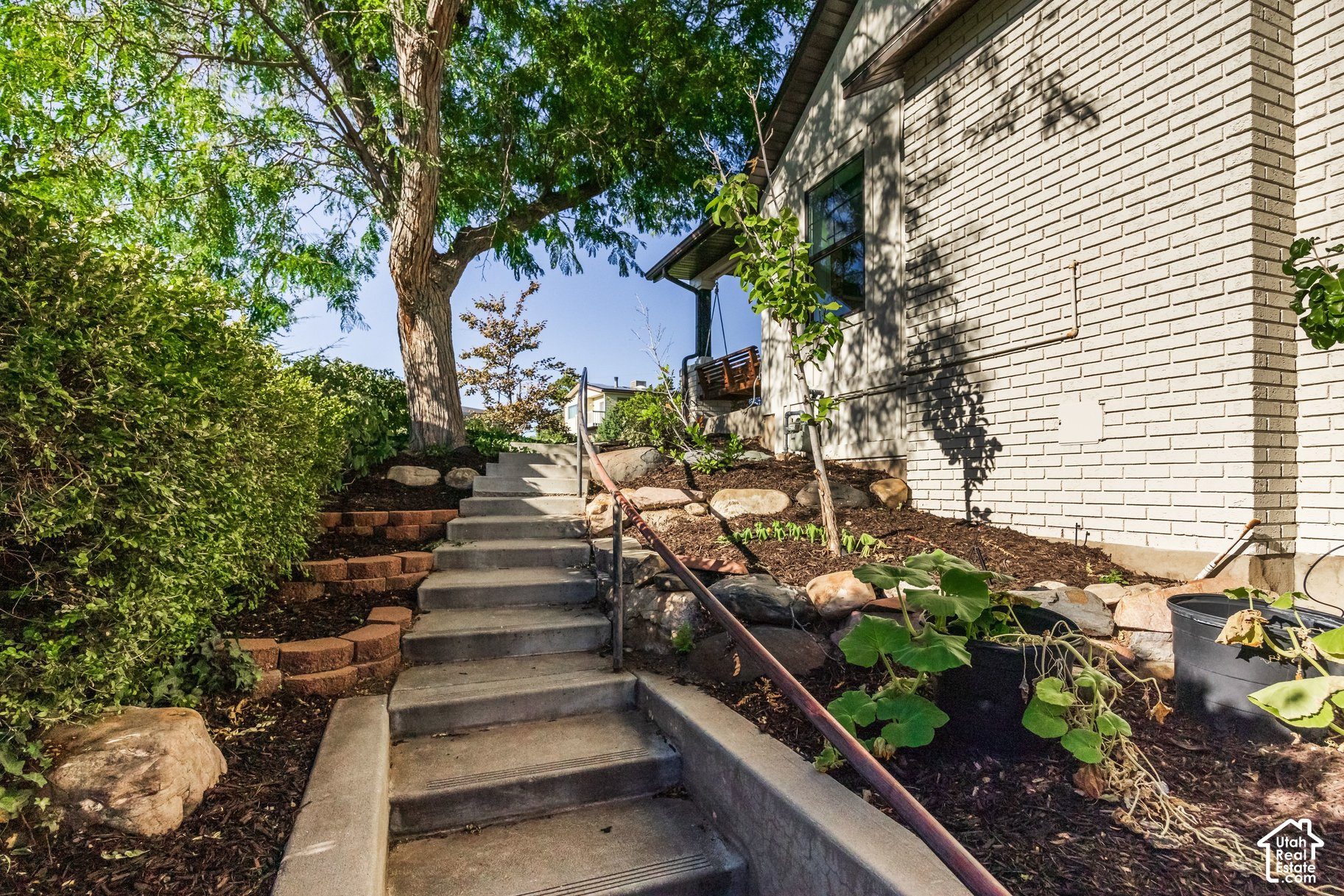 property viewer photo 33