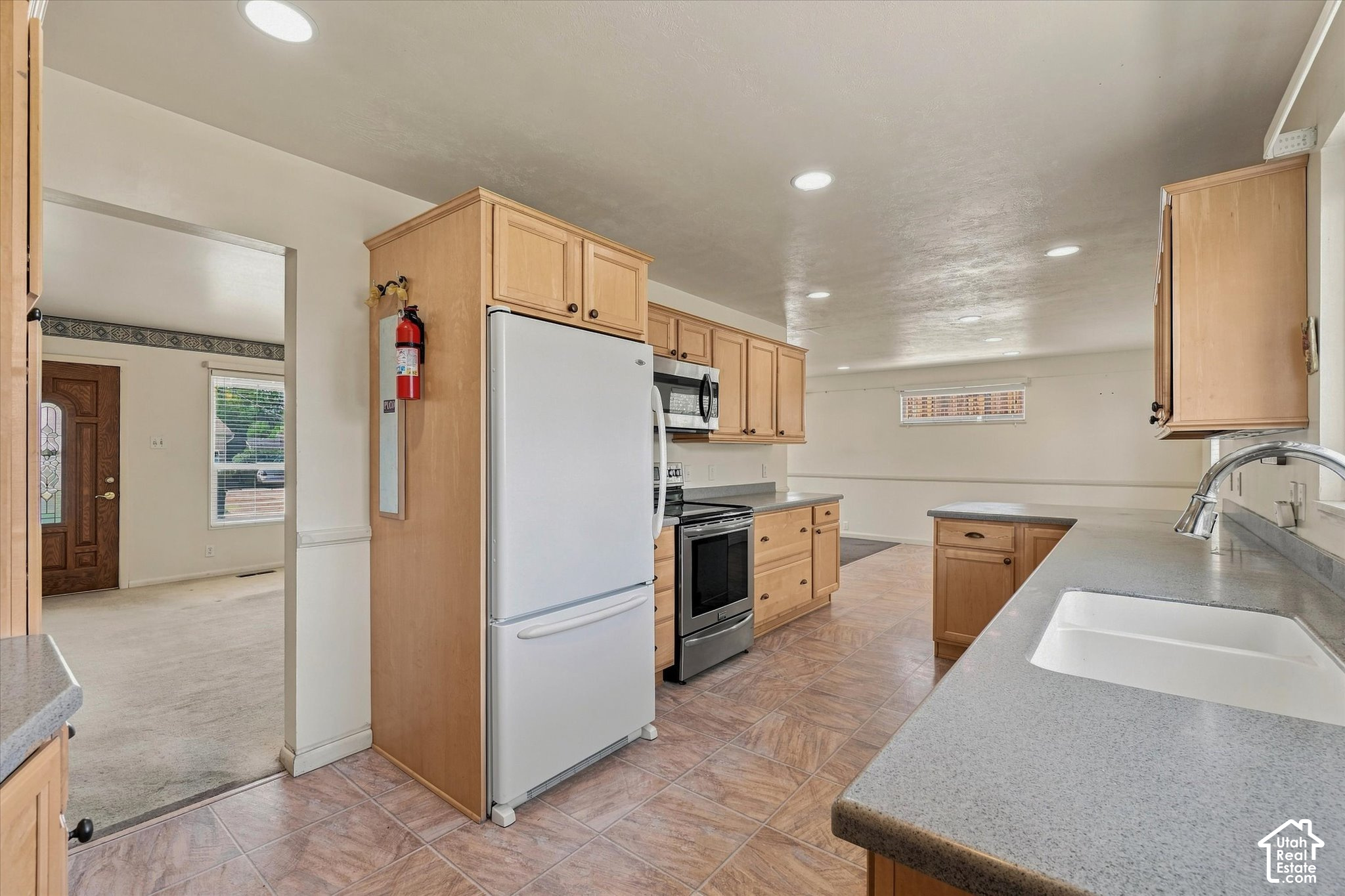 main property photo 7