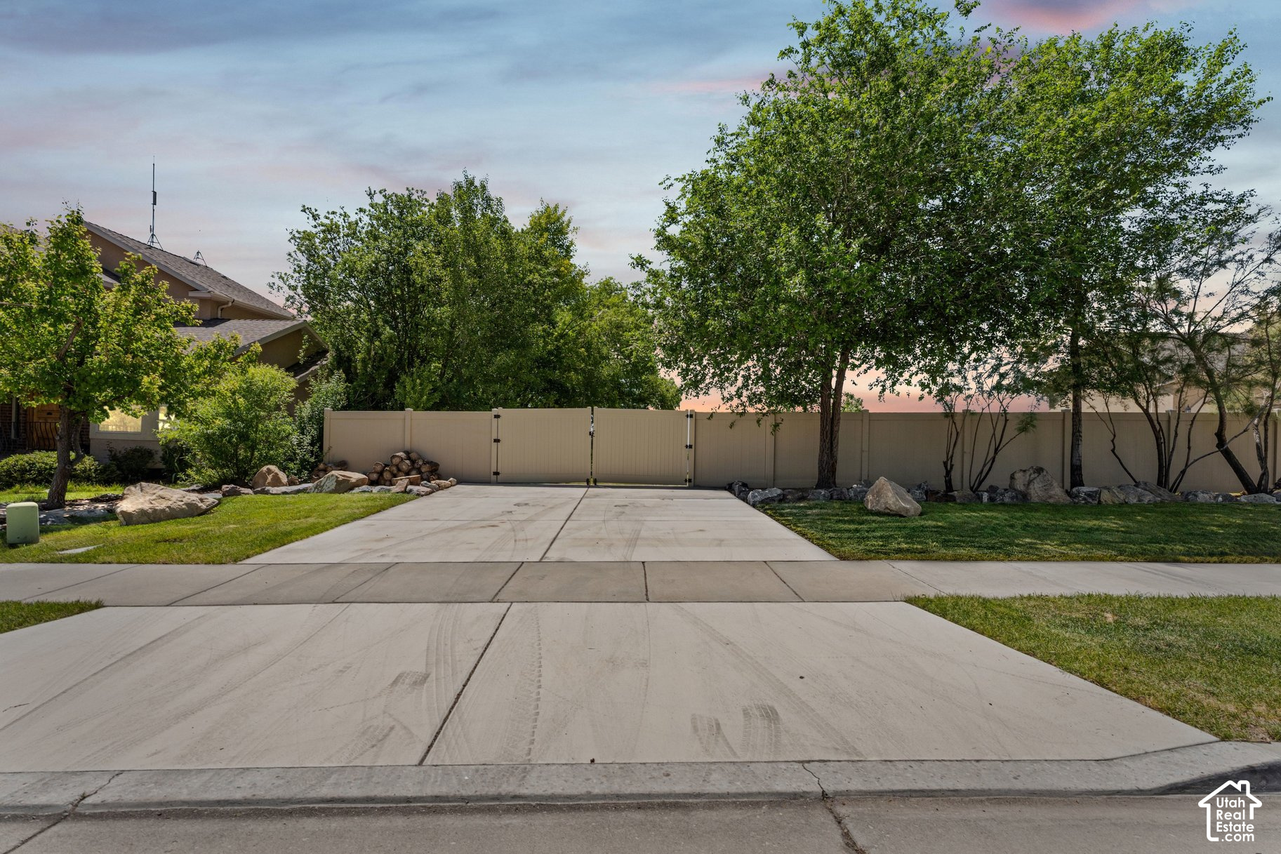 main property photo 10