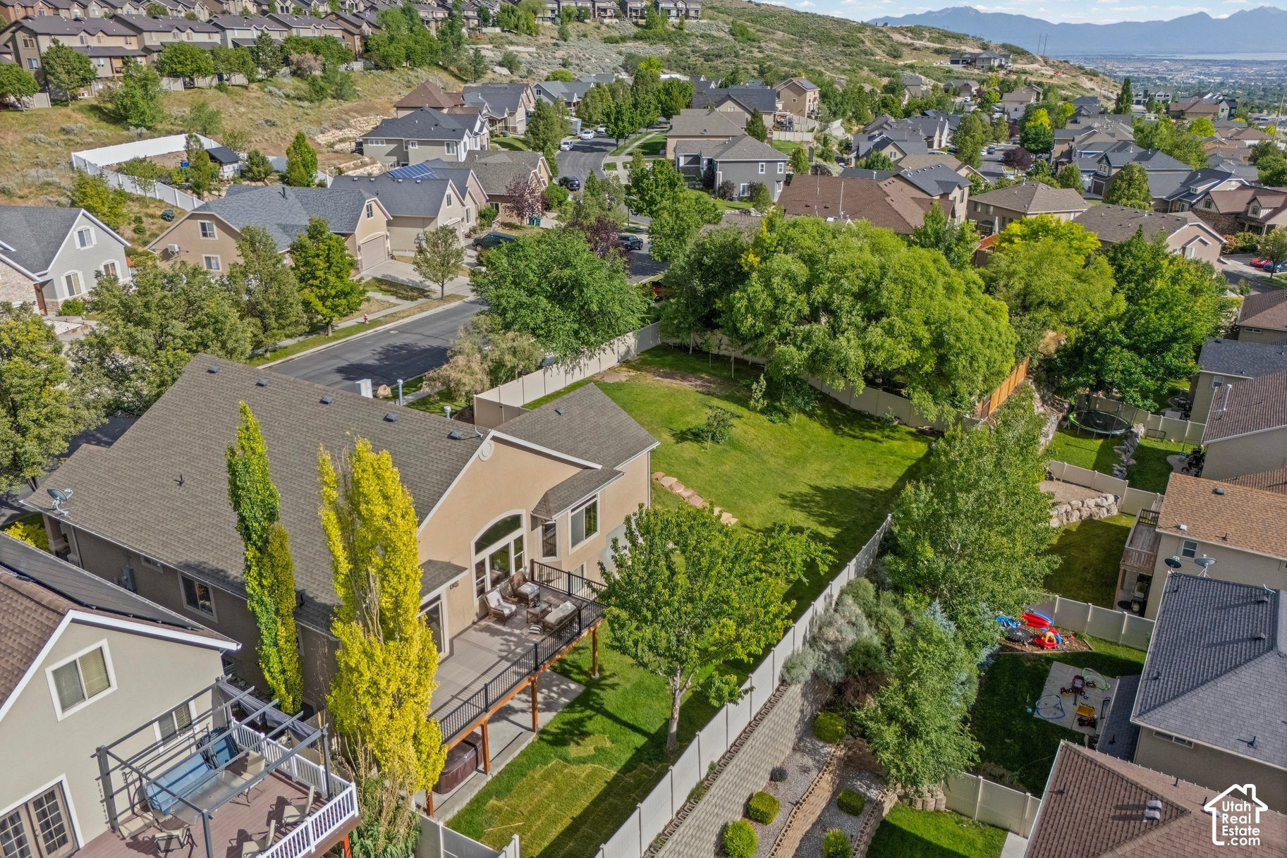 main property photo 29