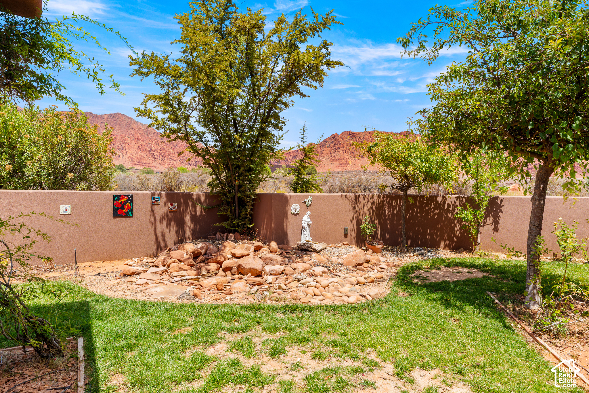 main property photo 28