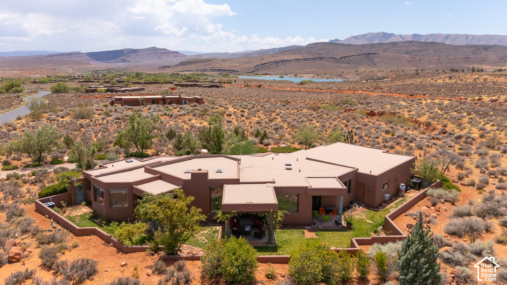 main property photo 35