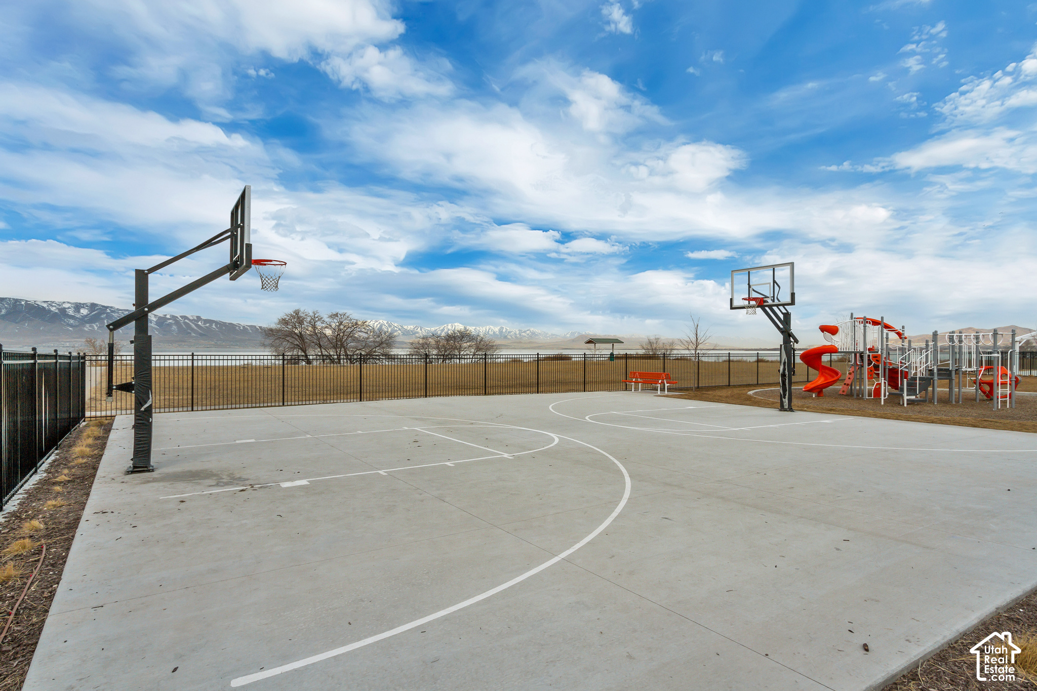 main property photo 30
