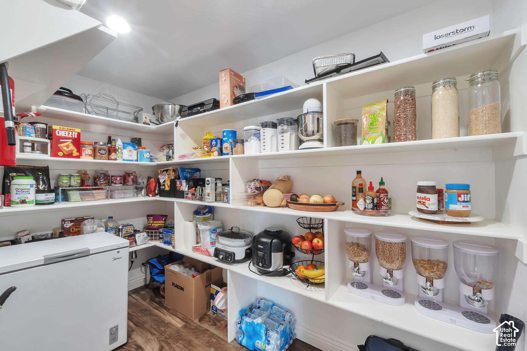 main property photo 6