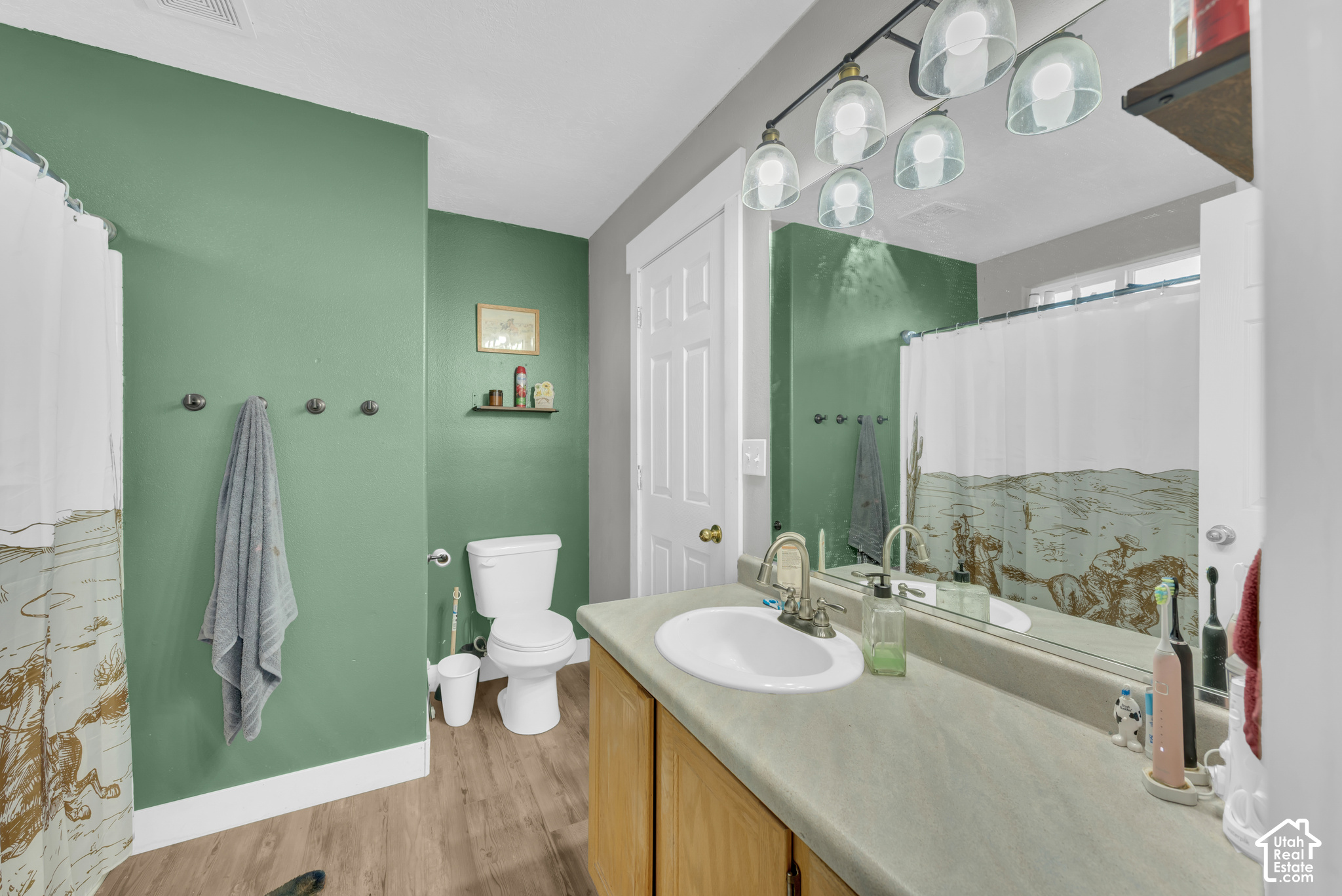 main property photo 11