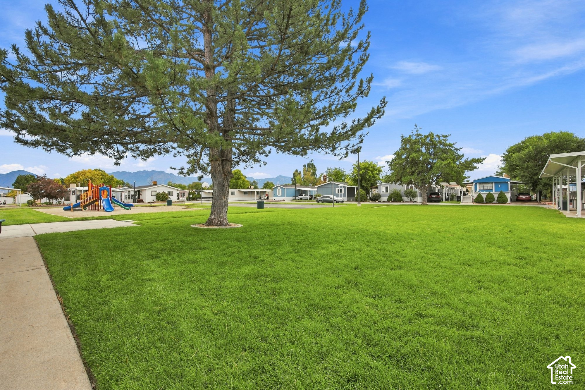 main property photo 30